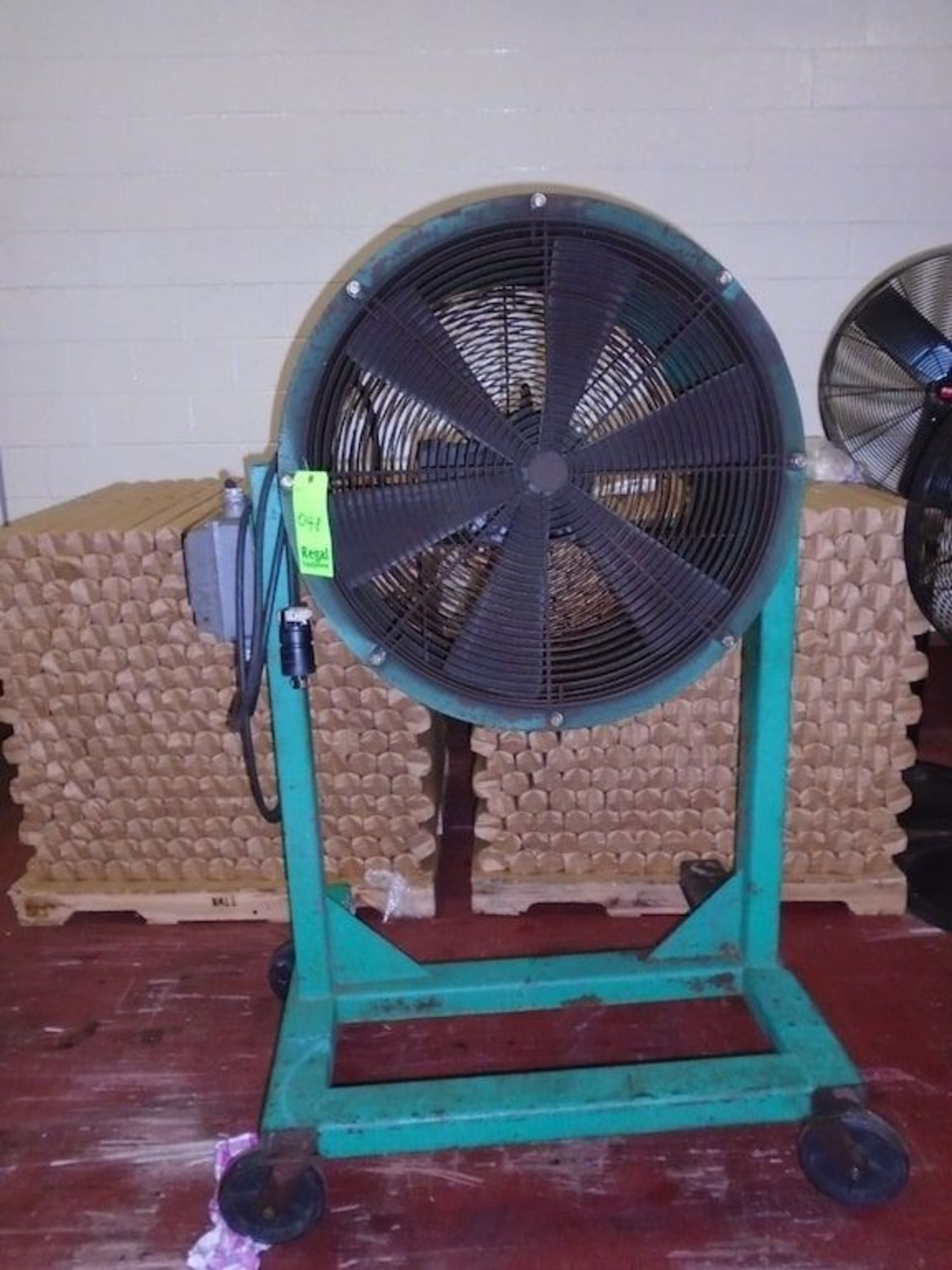 Floor Fan with stand - Image 2 of 3