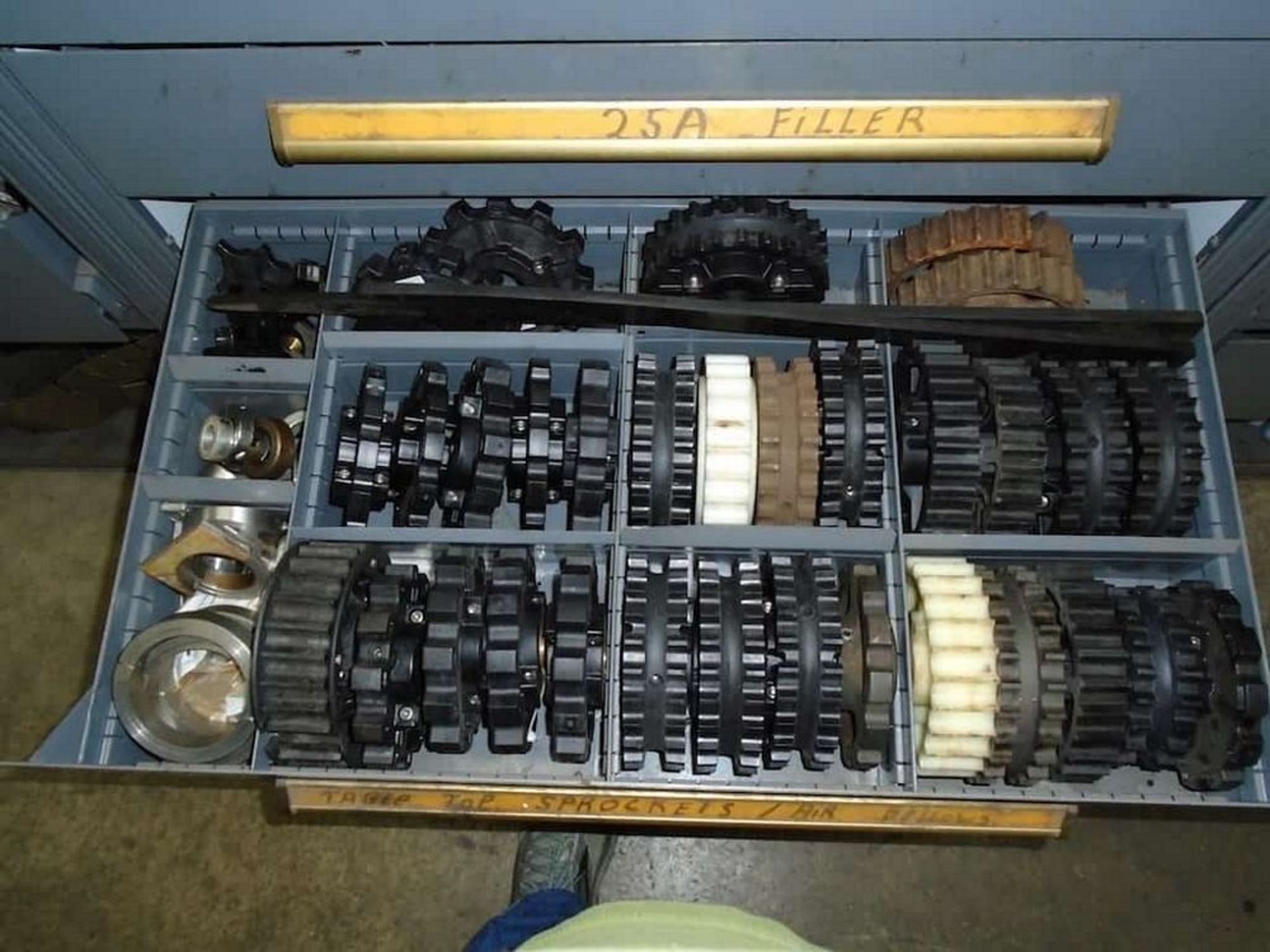 Shelves with drawers and contents of drawers( Block snaps, 4B filler, 25Afiller, Sprockets) - Image 8 of 9