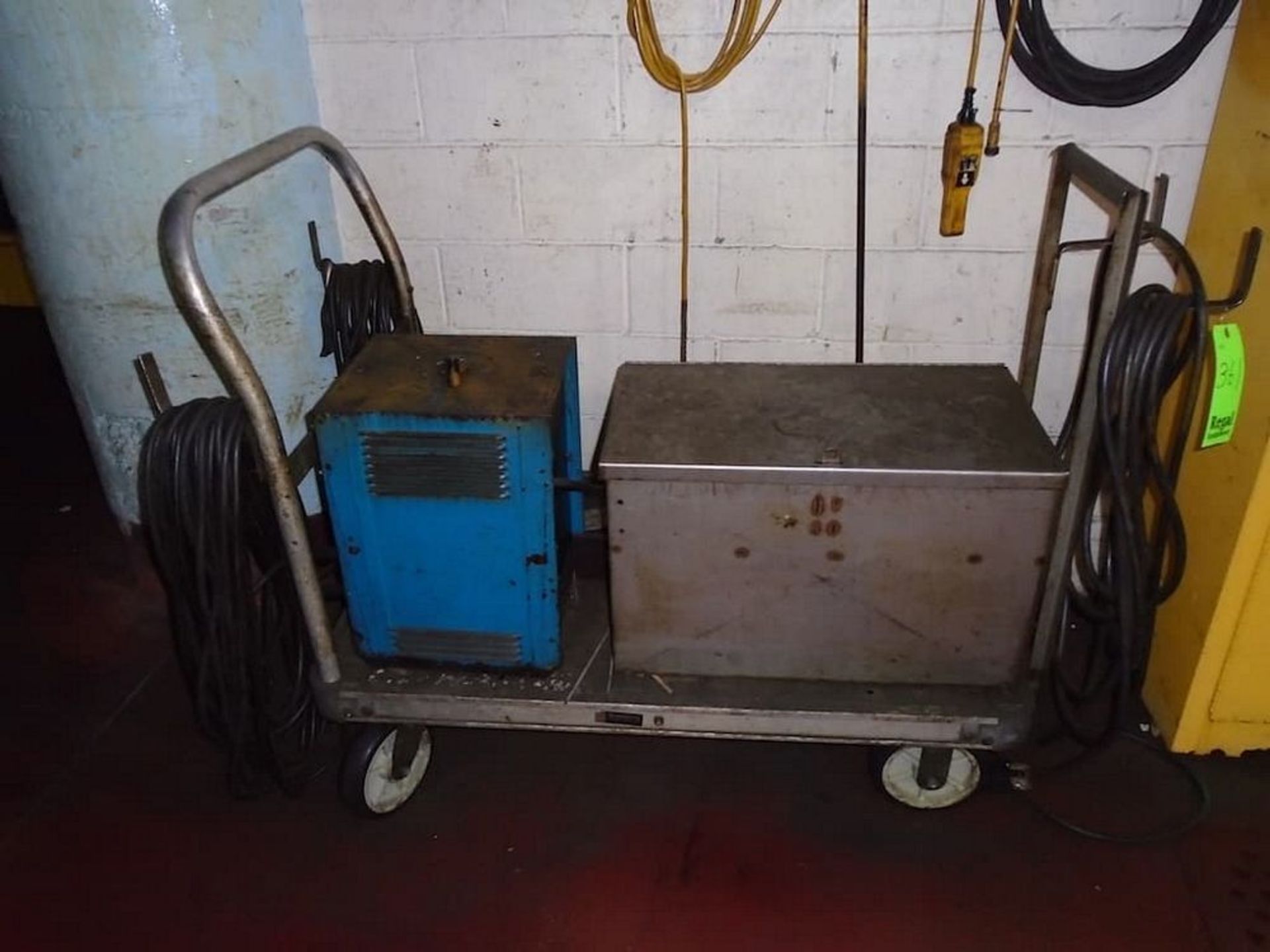 Cart with Miller Welder - Bild 2 aus 3