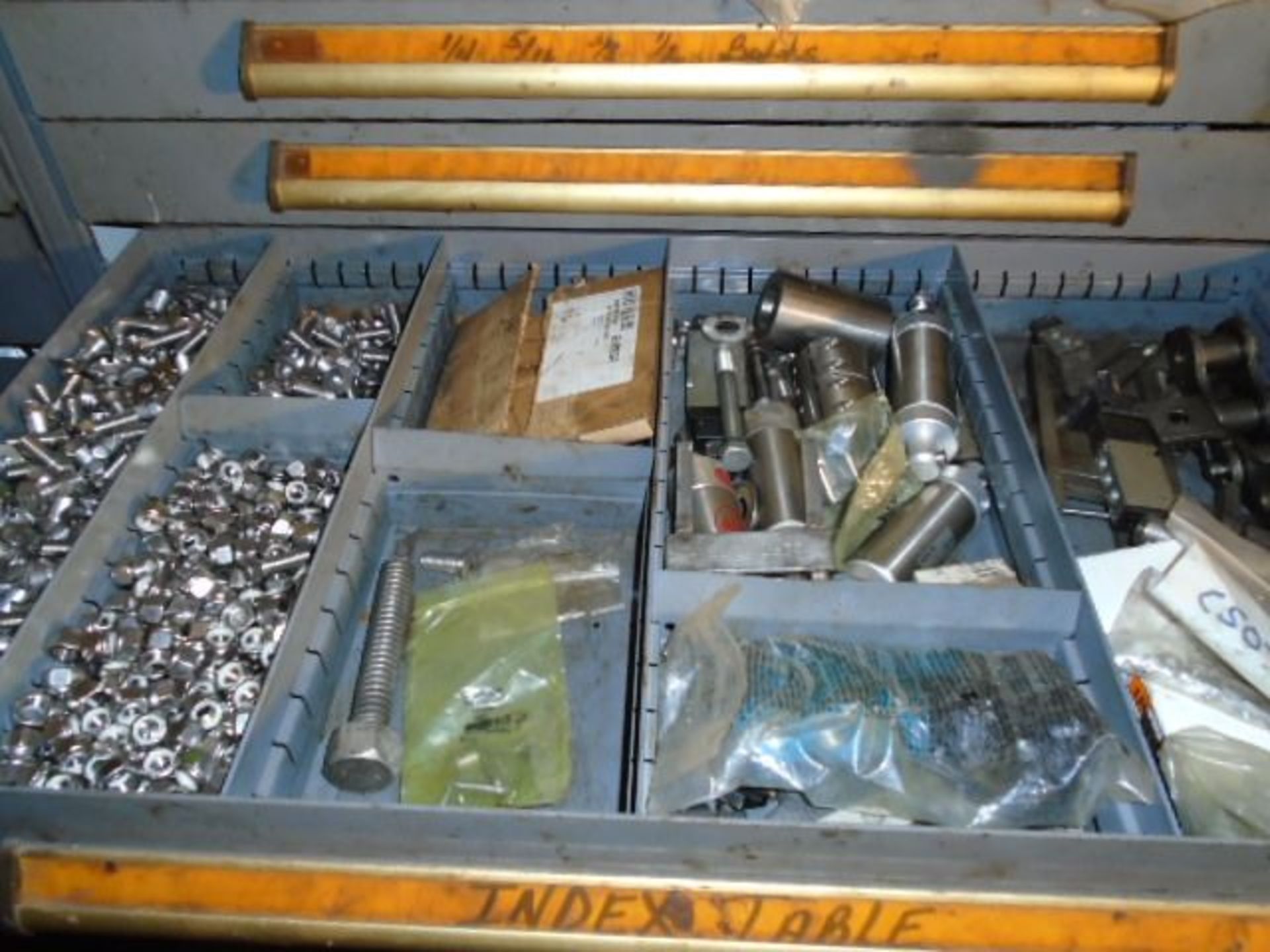 Shelves and Drawers and Contents( Assorted Part, Nuts, Bolts) - Bild 7 aus 12