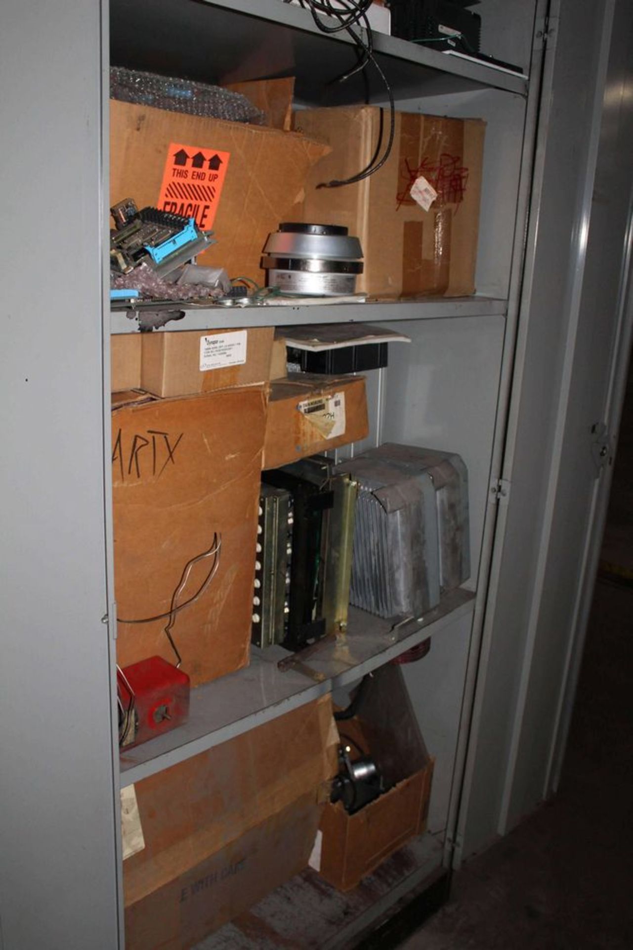 Shelves and Cabinet and Contents ( Assorted Wire Rolls, Control Boxes, Breakers) - Bild 2 aus 4
