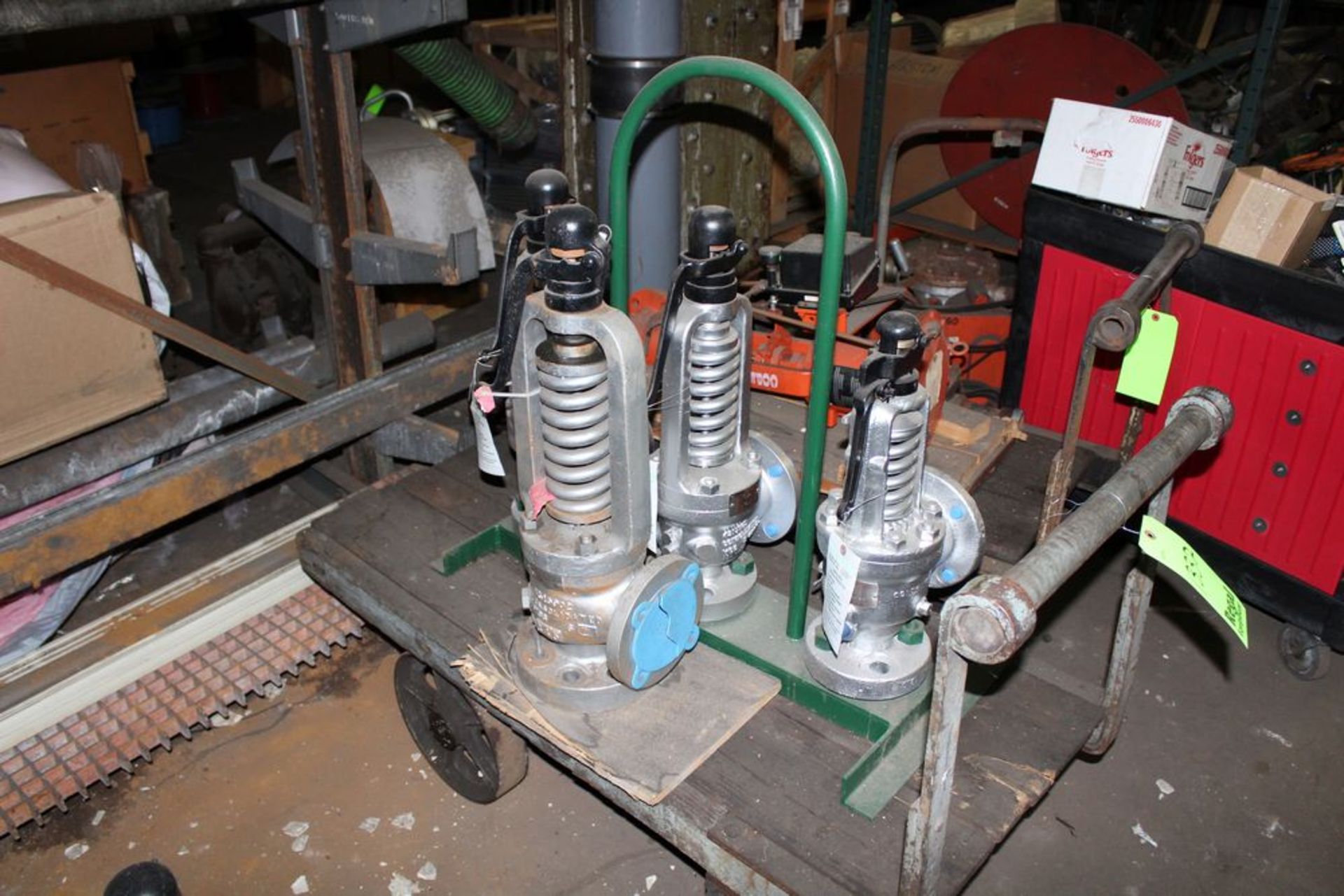 Cart with 6 Safety Valves - Bild 2 aus 2