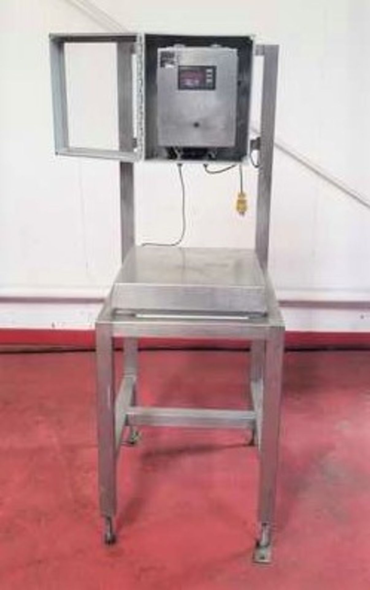 Doran 4100 Platform Scale on Stand. Platform is 18" x 18". Head is in Fiberglass enclosure. OD =