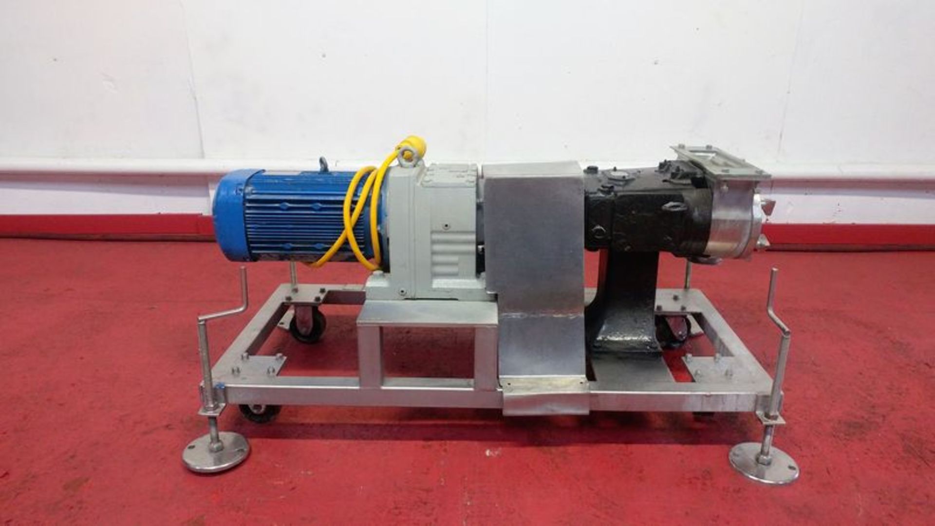 Waukesha Rectangular Flange Pump, Unitized. Waukesha MDL RF 134. S/S Lobe pump with Rectangular