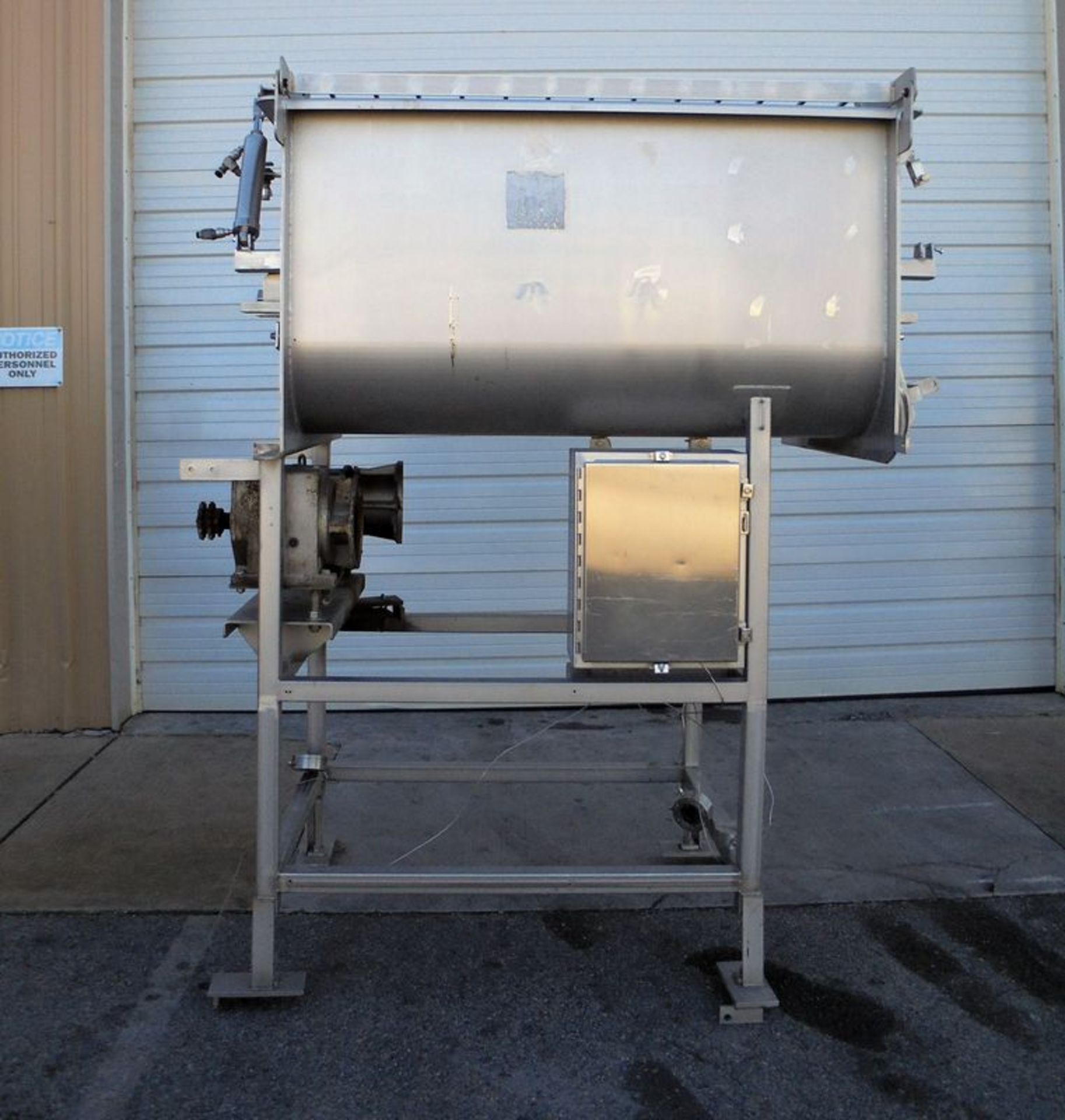 1000 lb. mixer, S/S, with gearboxes, sprocket, tub, hinged safety grate with air cylinder, dual