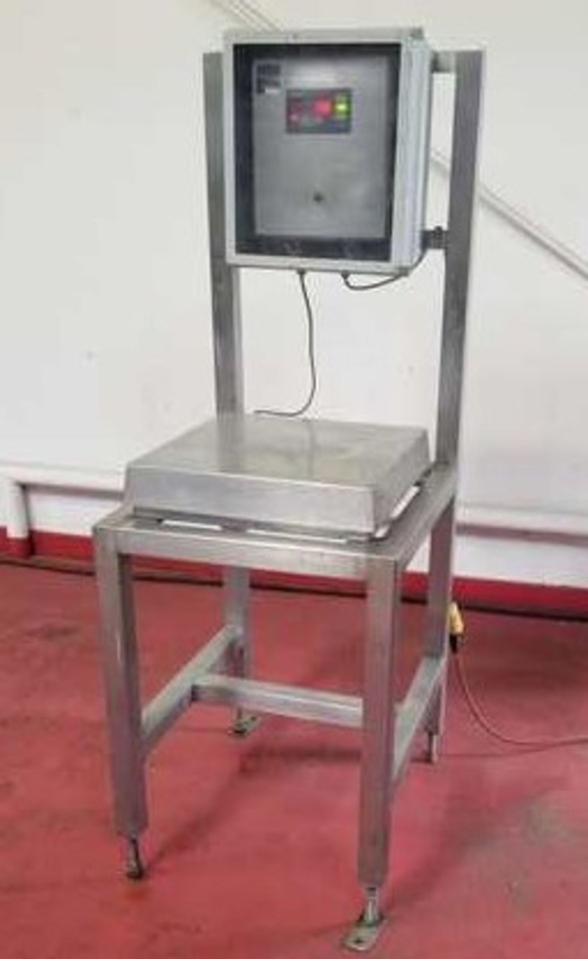 Doran 4100 Platform Scale on Stand. Platform is 18" x 18". Head is in Fiberglass enclosure. OD = - Bild 2 aus 3