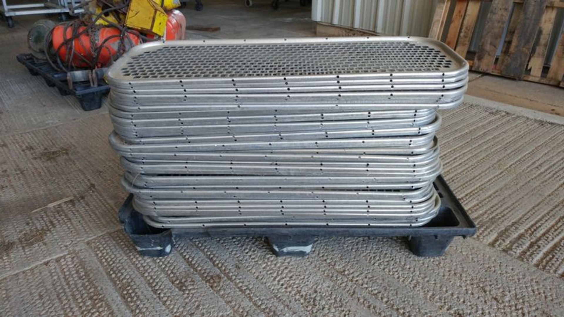 18 pairs of Oval Ham Screens - 34"L x 12" Wide. With springs. (All springs not photographed. Springs