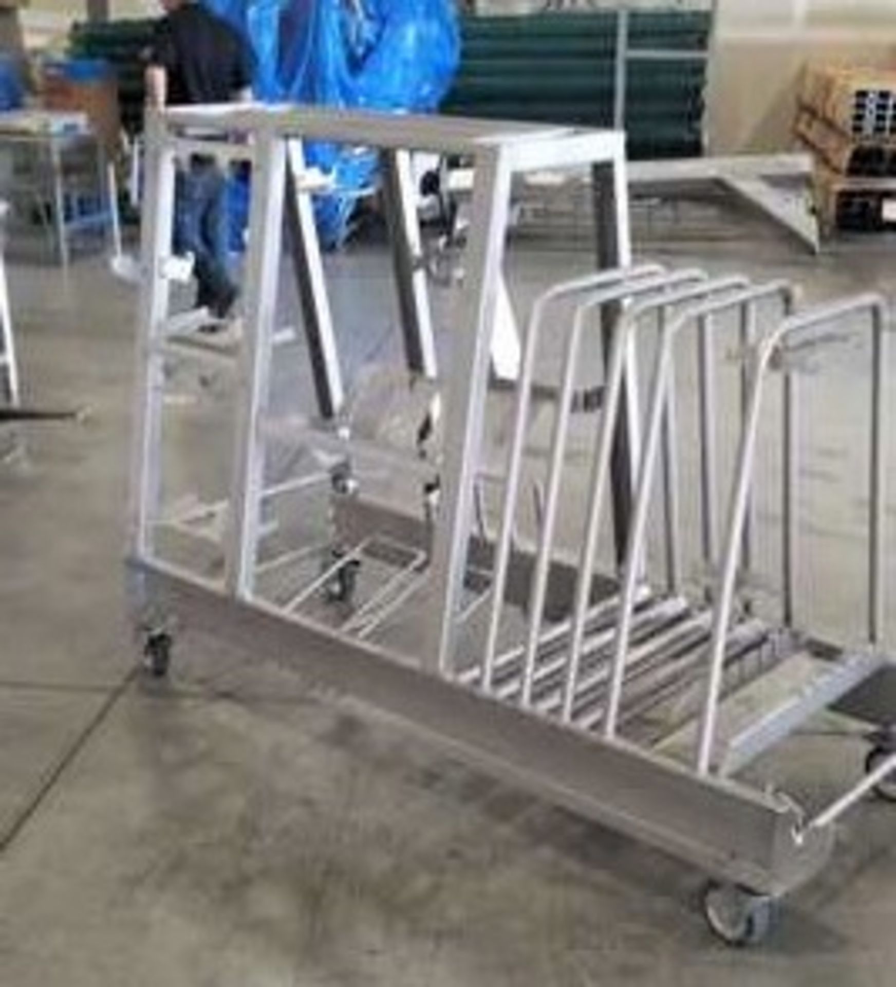 S/S Injector parts stand. On castors. OD = 72" x 32" x 35"H. Offered AS IS. Location: San Antonio, - Bild 2 aus 2