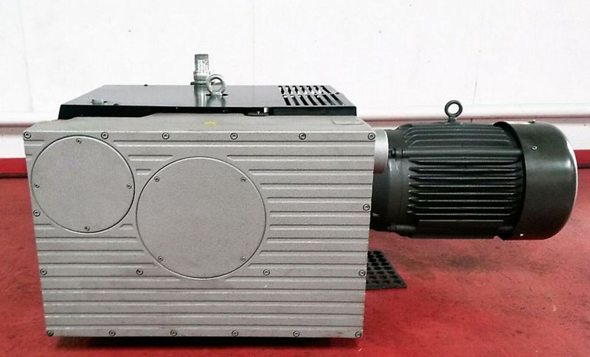 Rietschele Vacuum Pump. VC 400. 50/60 hz. 400/480V. 3ph. 17.537"W x 24"H. Used interchangably with - Image 2 of 4