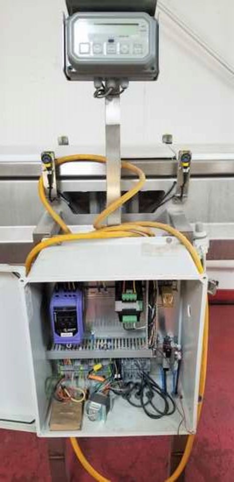 InMotion Scale Conveyor. WeighTech Micro Weigh display head. S/S Drum Drive on conveyor. No belt. - Image 3 of 3