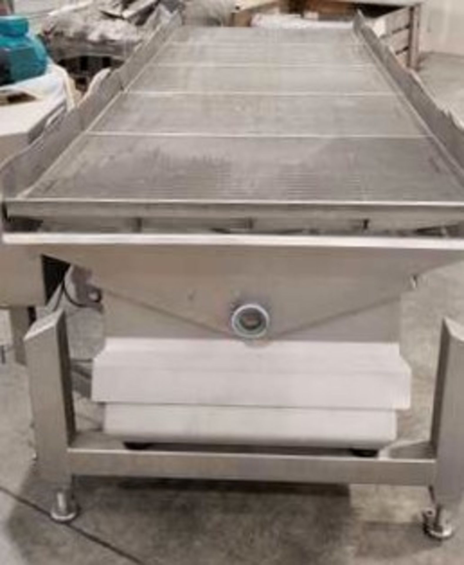 Vibrating Dewater or De-oil Conveyor. Was used post 34" Fryer. With hot oil return pan with sanitary - Image 4 of 4