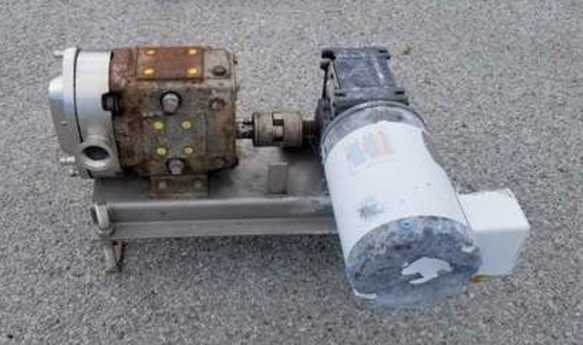 S/S Positive Displacement Pump. 1HP Waukesha S/S PD Pump with 1.5" ports in and out. On S/S screw