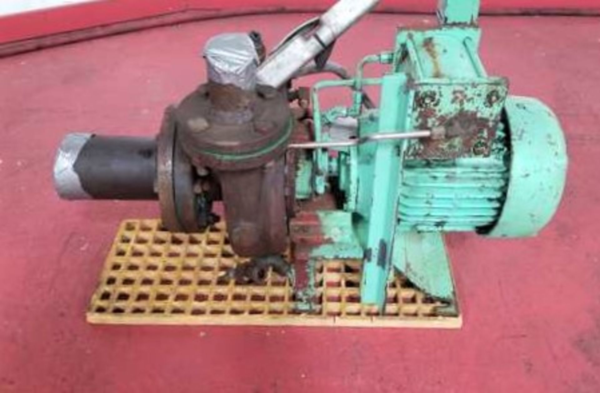 Cornell ammonia pump Mdl: 2CB-5-7. 4 x 2. 3hp 230/460V motor. Green. Rated 100gpm. Offered AS IS FOB