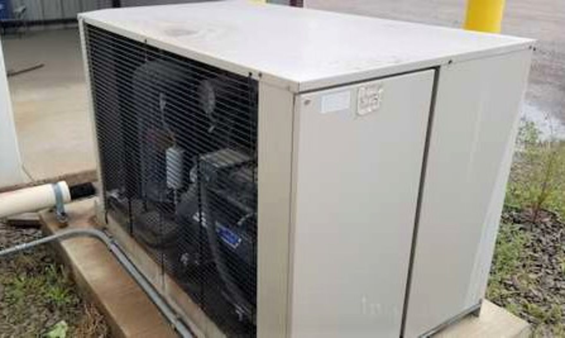 24' x 60' cooler, complete with freon compressor and evaporator blowers. Cooler has 12' high - Image 8 of 8