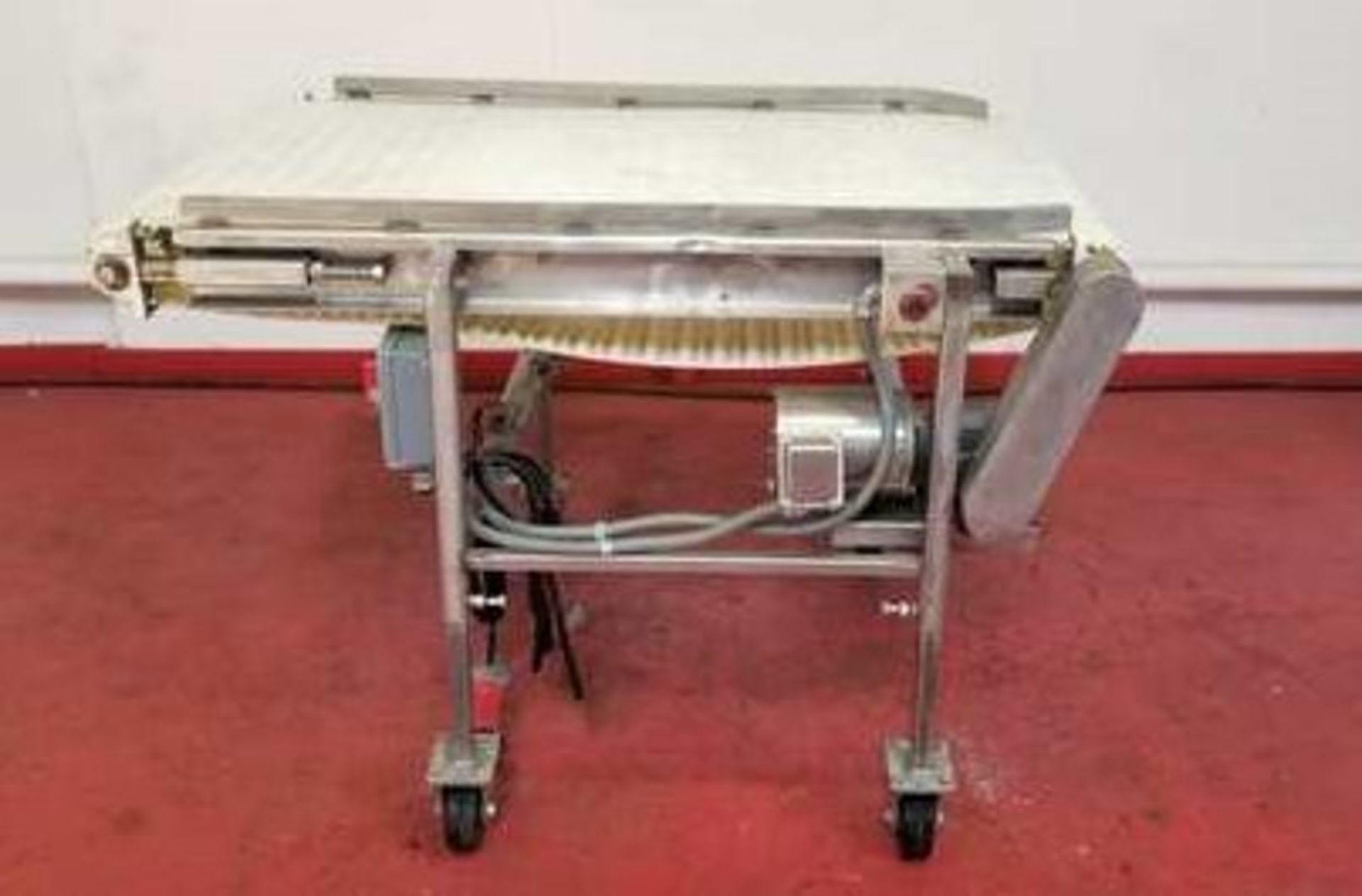 30"W x 6'L Food Grade Conveyor. 5'L x 30"W S/S flat belt conveyor. UHMW white hard plastic belt.