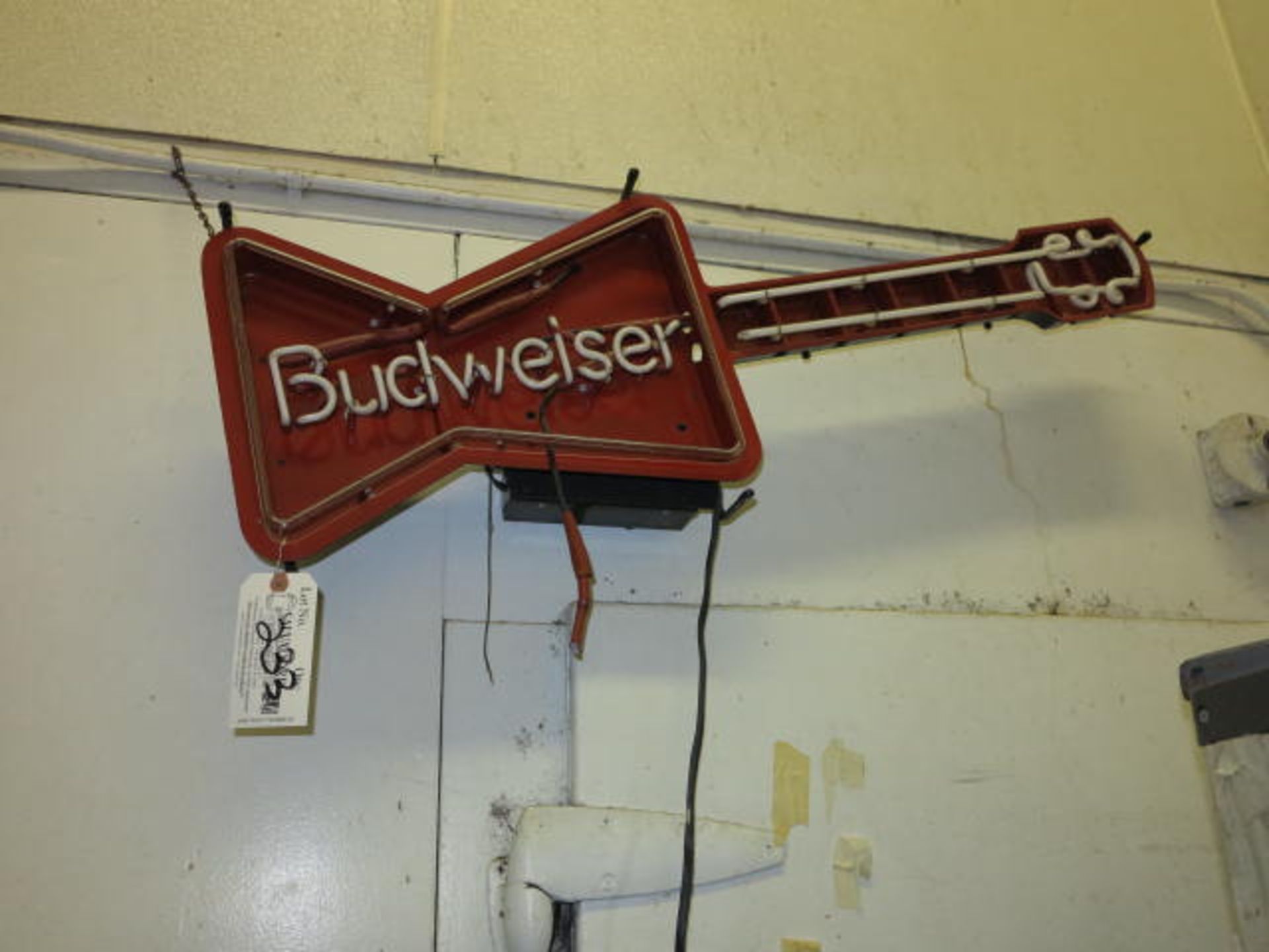 Budweiser Neon Guitar Sign