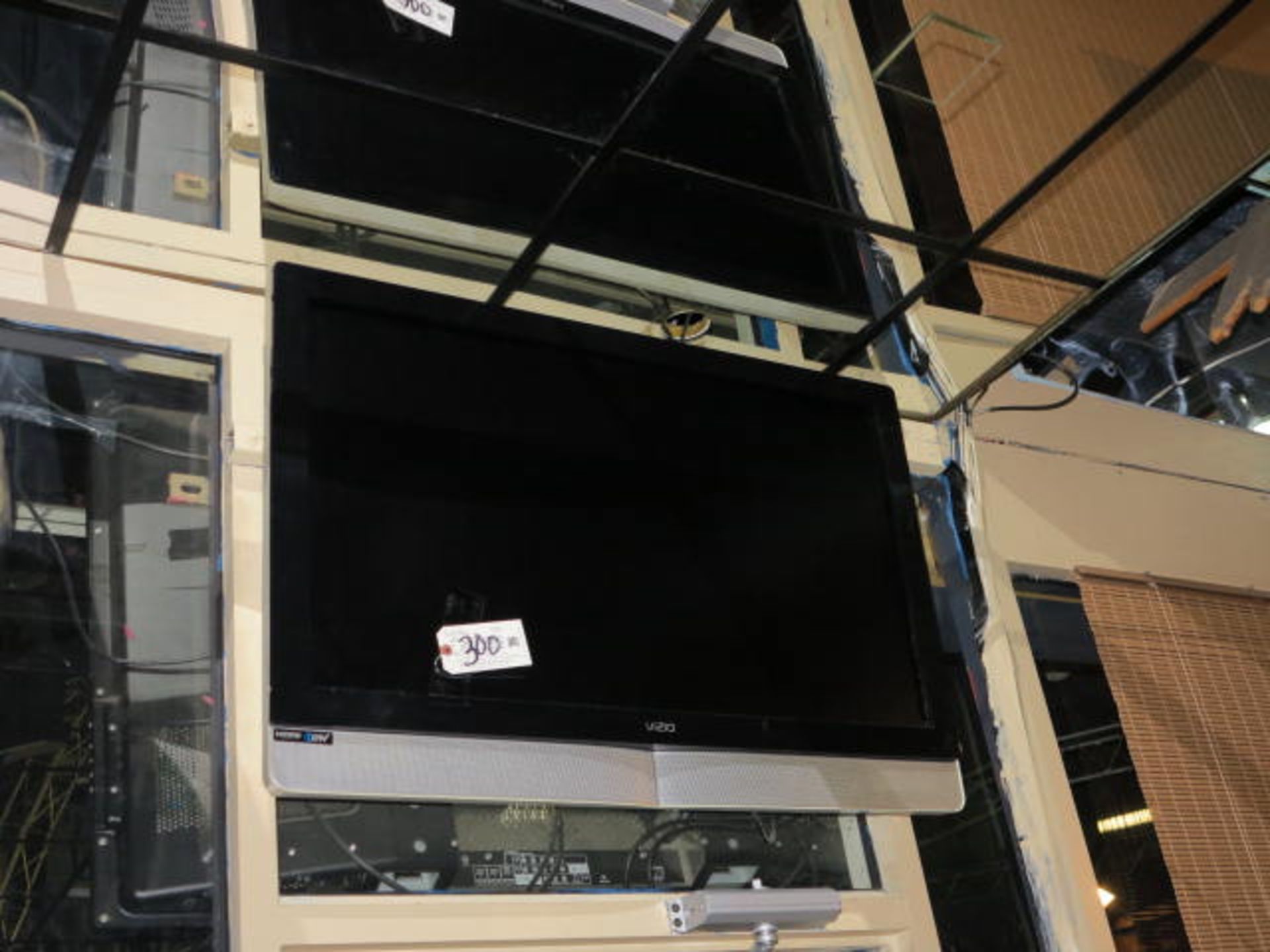 40'' Vizio Flat Screen TV