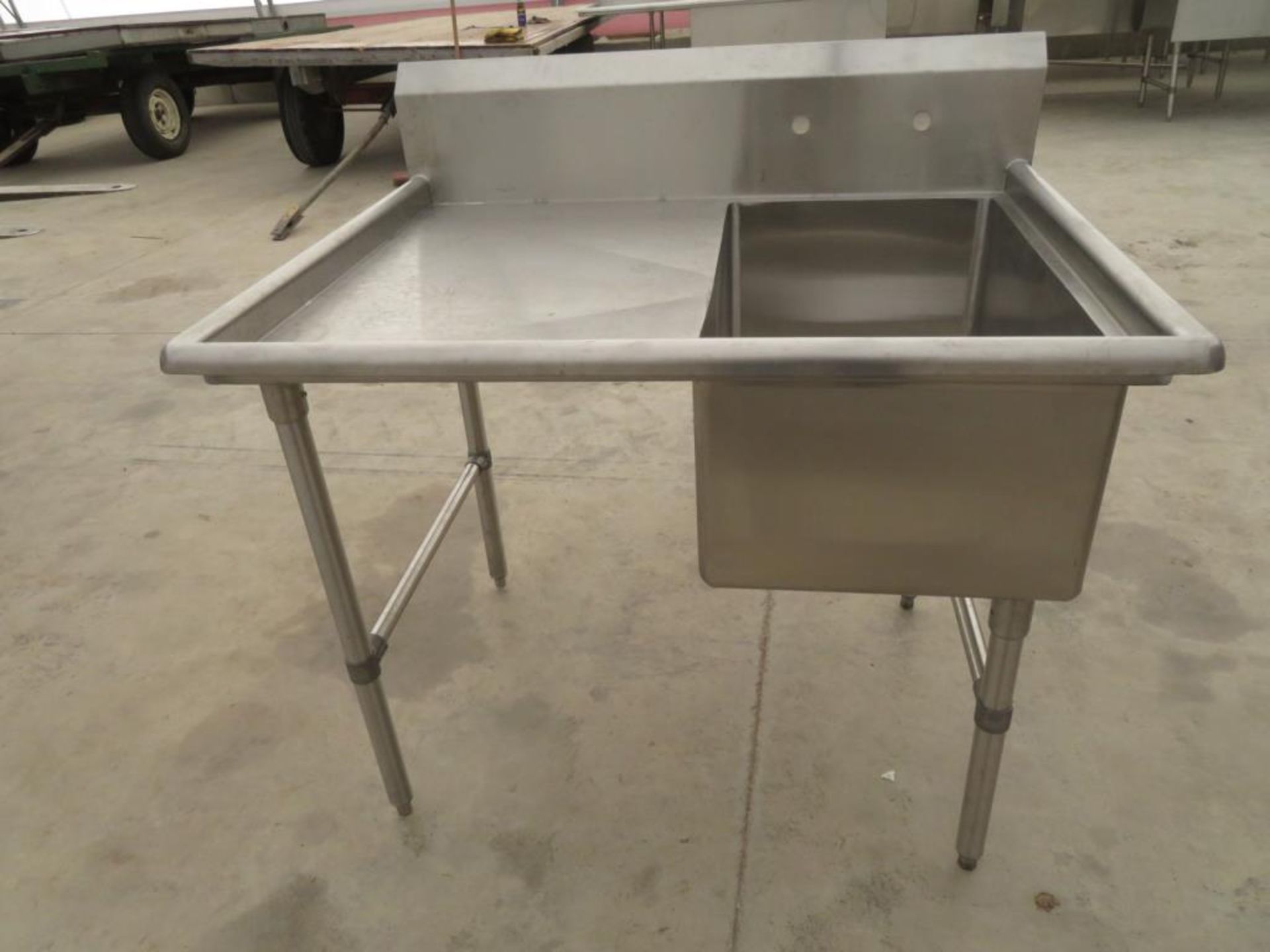 1 compartment sink, 1-18"x30" bowl with lever waste bracket with 24" drainboard left