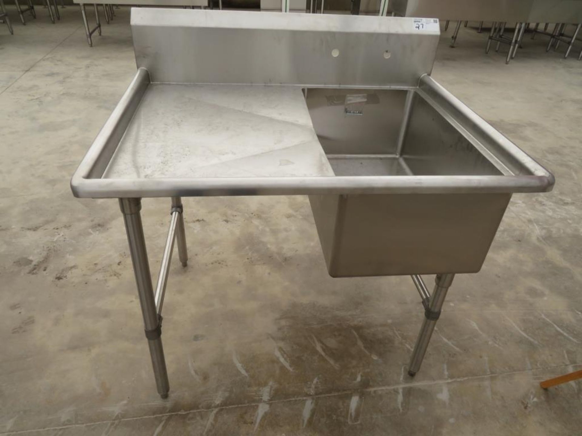 1 compartment sink, 1-18"x30" bowl with lever waste bracket with 24" drainboard left