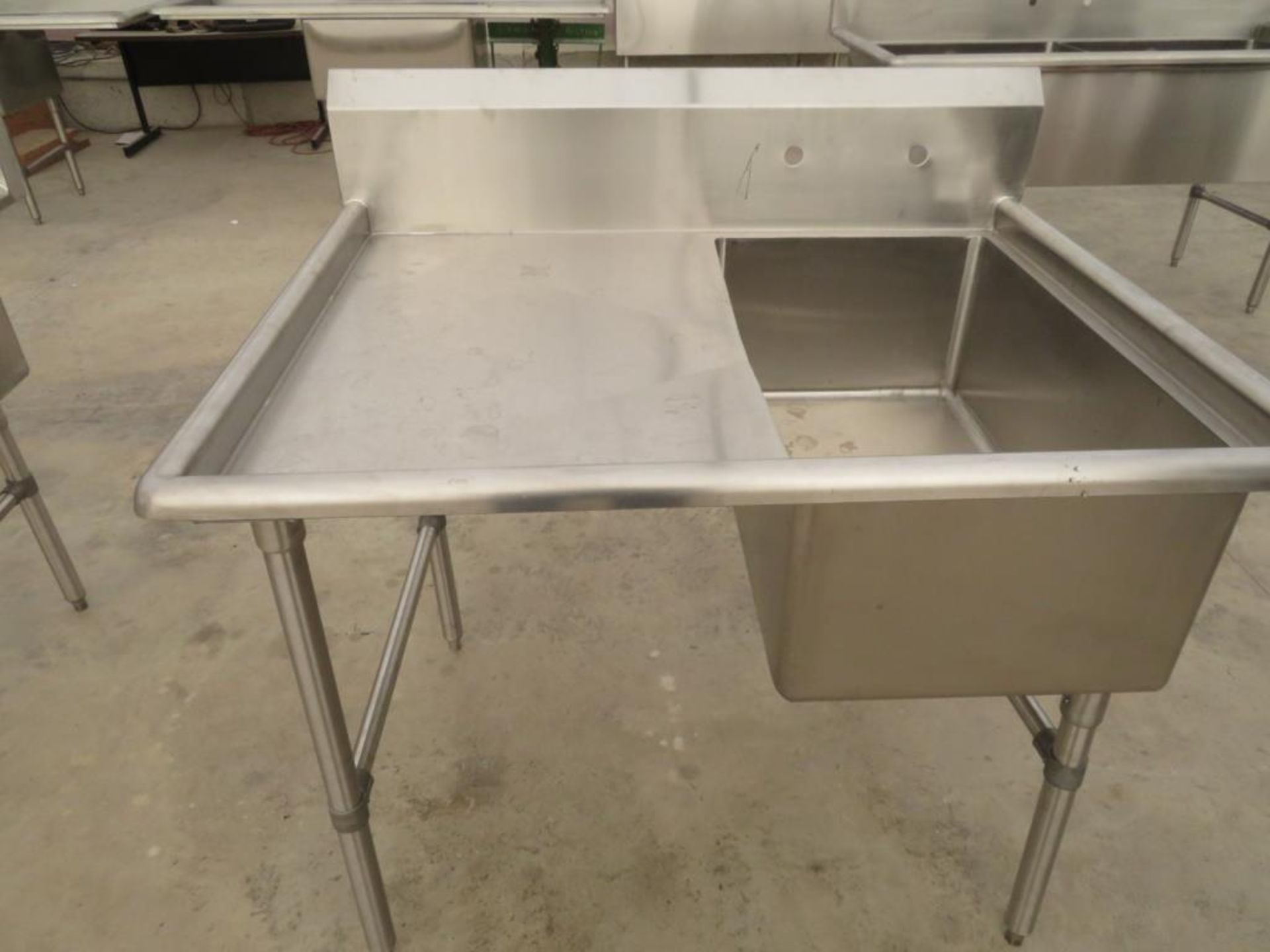 1 compartment sink, 1-18"x30" bowl with lever waste bracket with 24" drainboard left