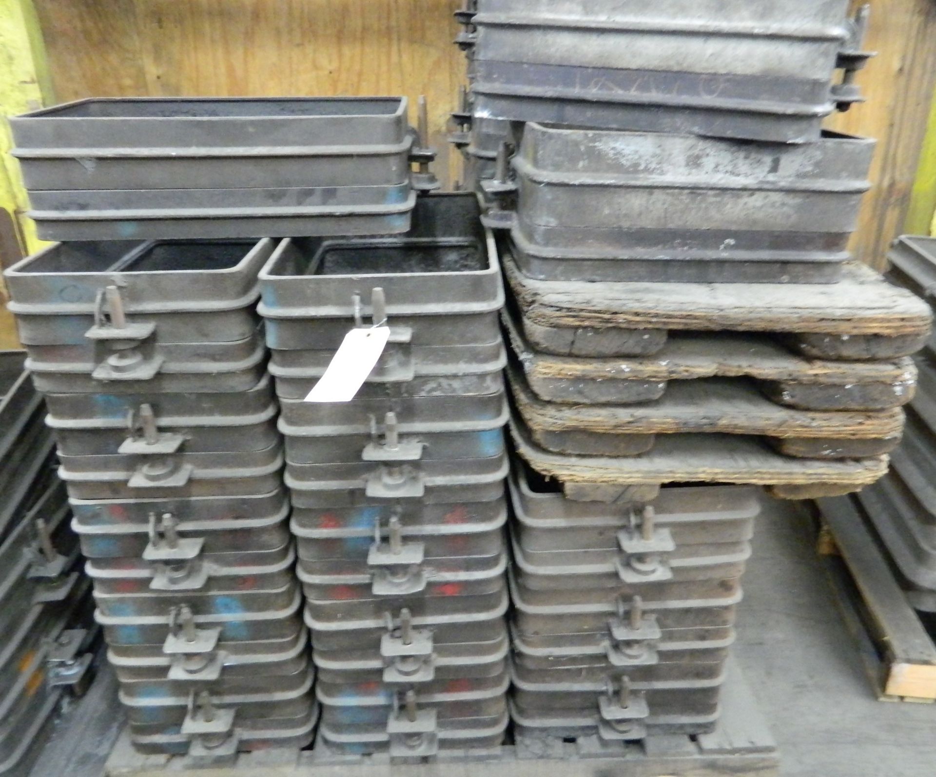 Steel molding boxes for floor, 22 x 13 (30 plus)