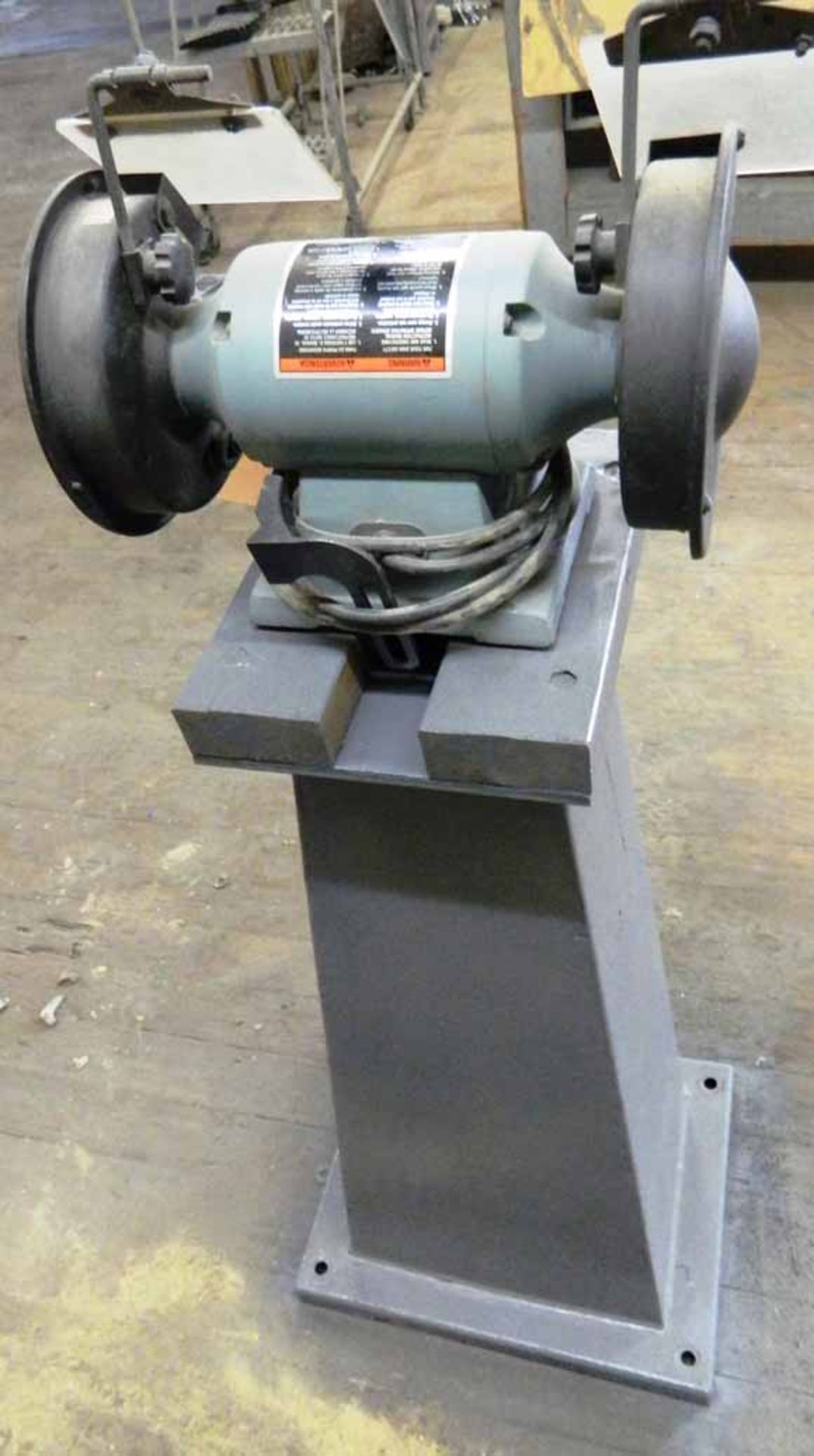 Delta 6" Thin-Line bench grinder with wood stand