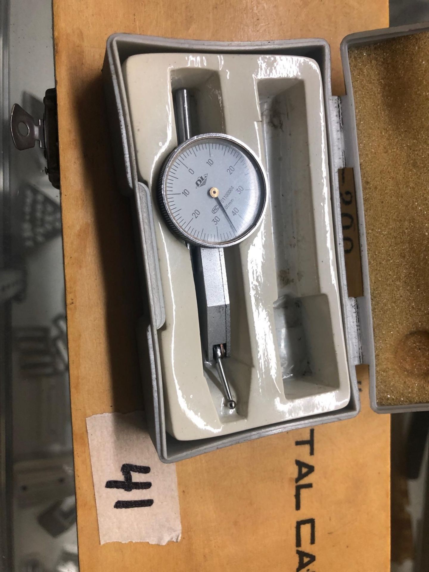 Electronic digital caliper 0-200mm (8") and DL dial indicator - Image 2 of 2