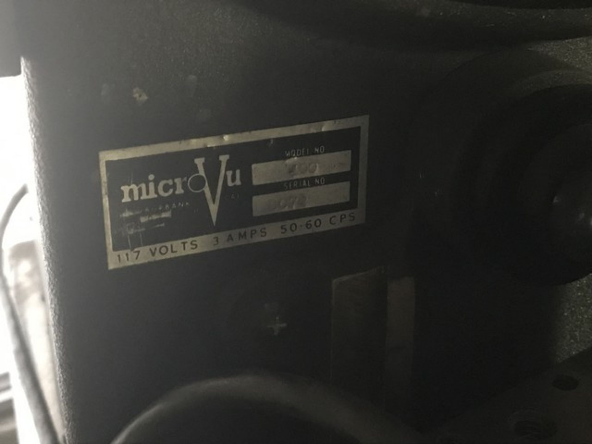 MICROVU 400 OPTICAL COMPARITOR - SERIAL No. 0072 - Image 2 of 2