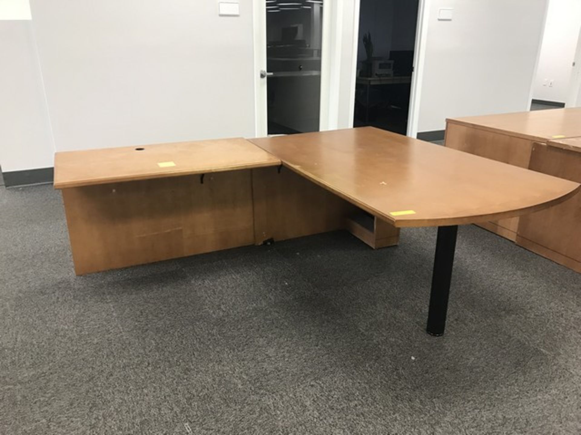 L-SHAPE DESK