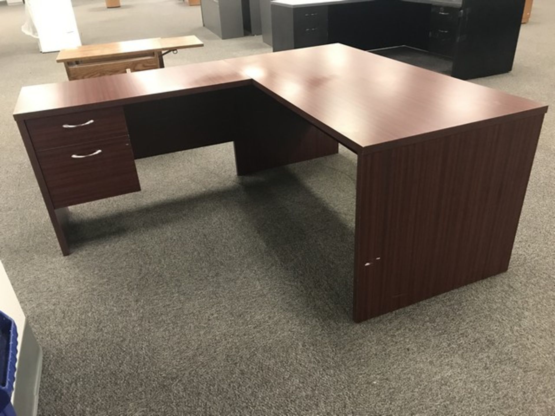 L-SHAPE DESK