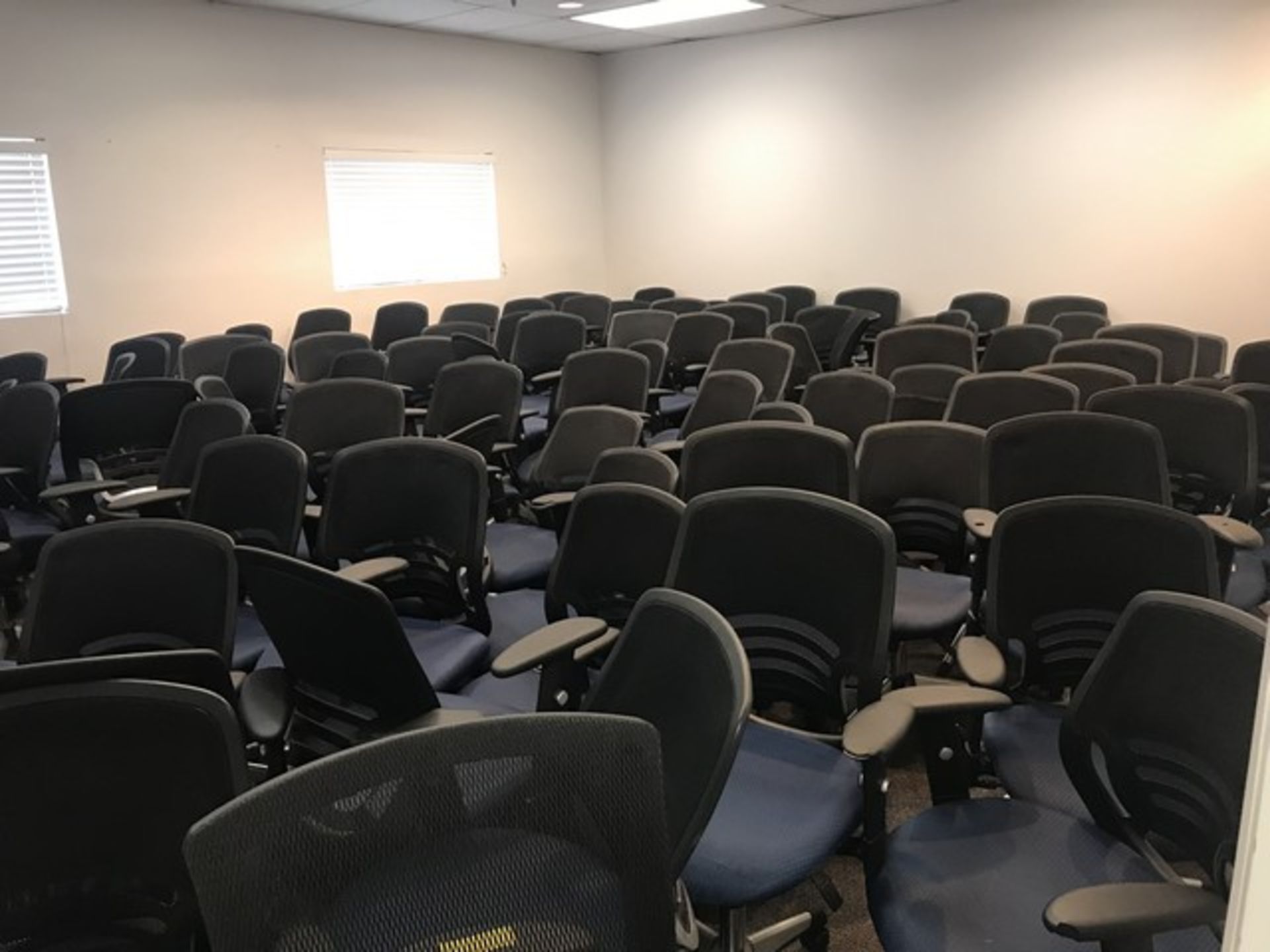 ASSORTED BLUE / BLACK OFFICE CHAIRS