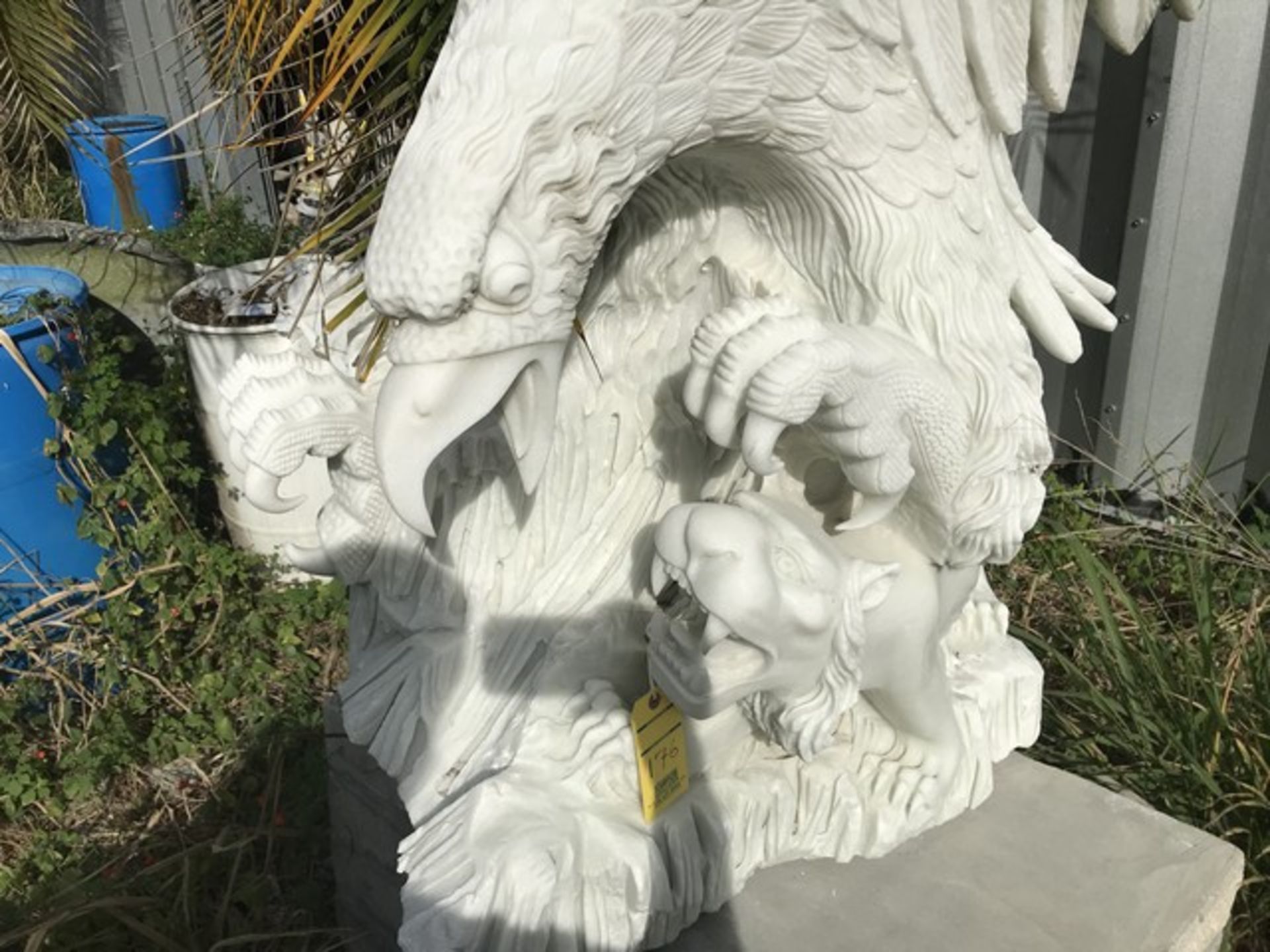 STONE STATUE - EAGLE & TIGER - APPROXIMATELY 60''x20''x22'' (FOB LOXAHATCHEE, FL) - Image 2 of 3