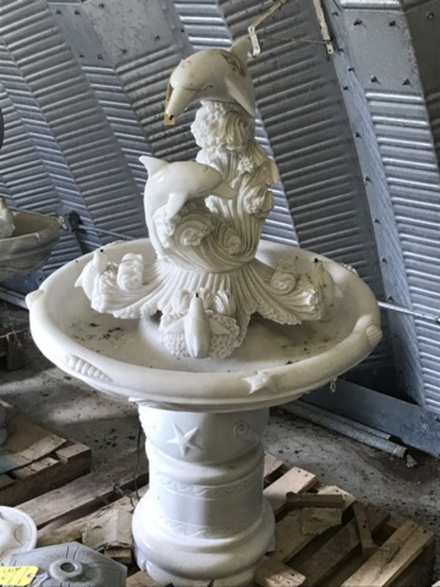 WHITE MARBLE FOUNTAIN - DOLPHINS - APPROXIMATELY 60''x36''x36'' (FOB LOXAHATCHEE, FL) - Image 2 of 2
