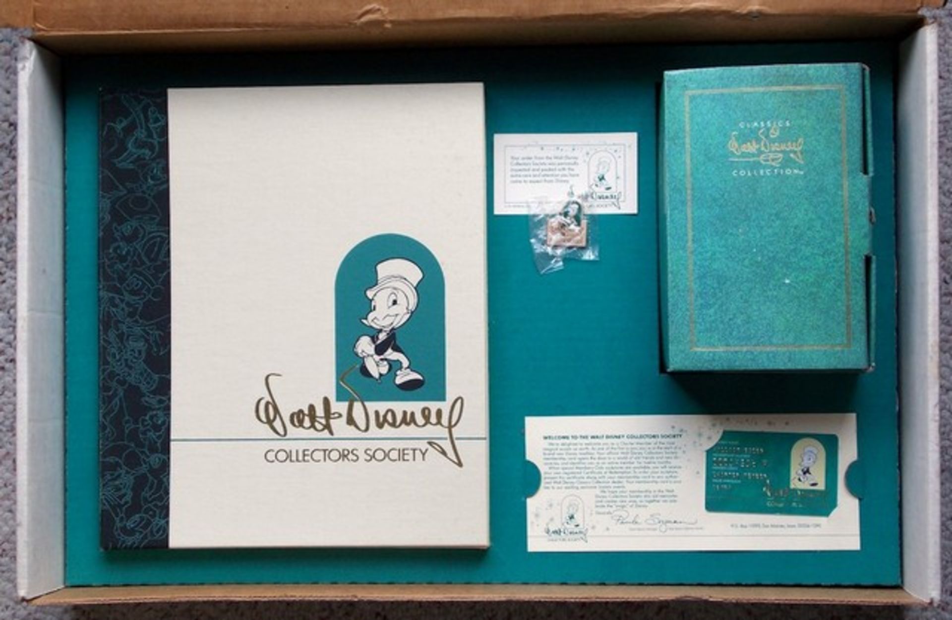 WALT DISNEY COLLECTIBLE - JIMINY CRICKET (1993 SOCIETY MEMBERSHIP KIT) (FOB HOLLYWOOD, FL) - Image 2 of 2