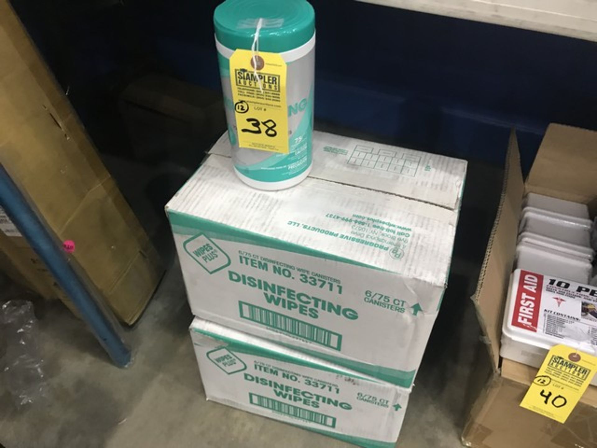 CONTAINERS DISINFECTING WIPES