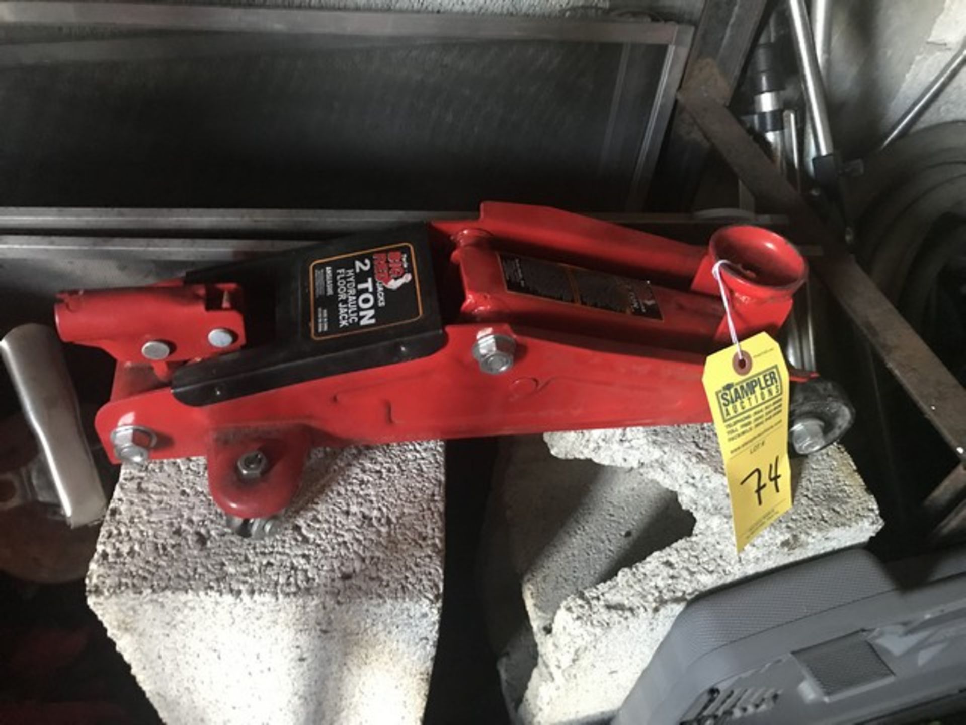 BIG RED 2-TON FLOOR JACK