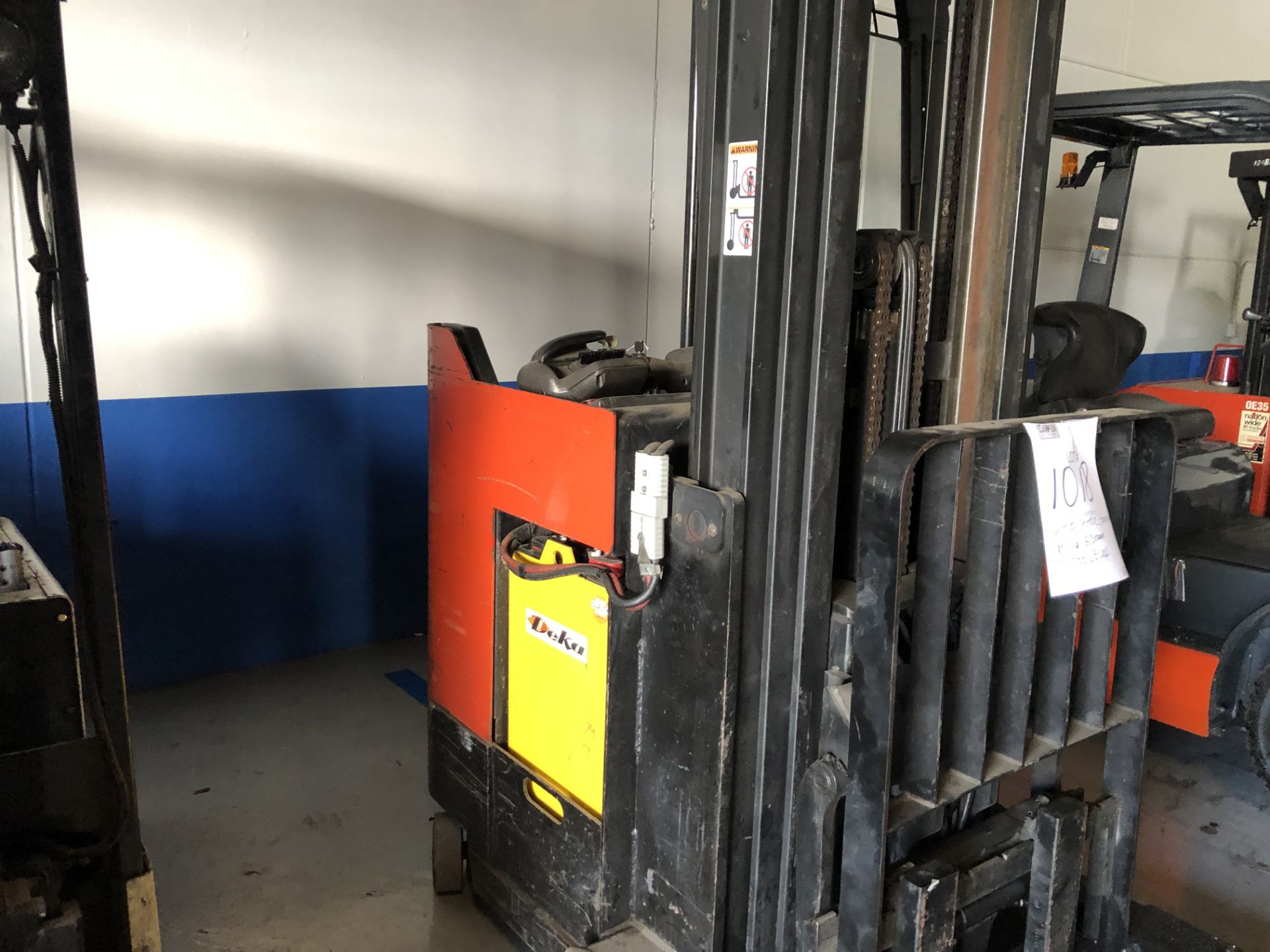 BT RRX35 STAND-UP RIDER FORKLIFT - ELECTRIC / 2500LB CAPACITY / 2 STAGE
