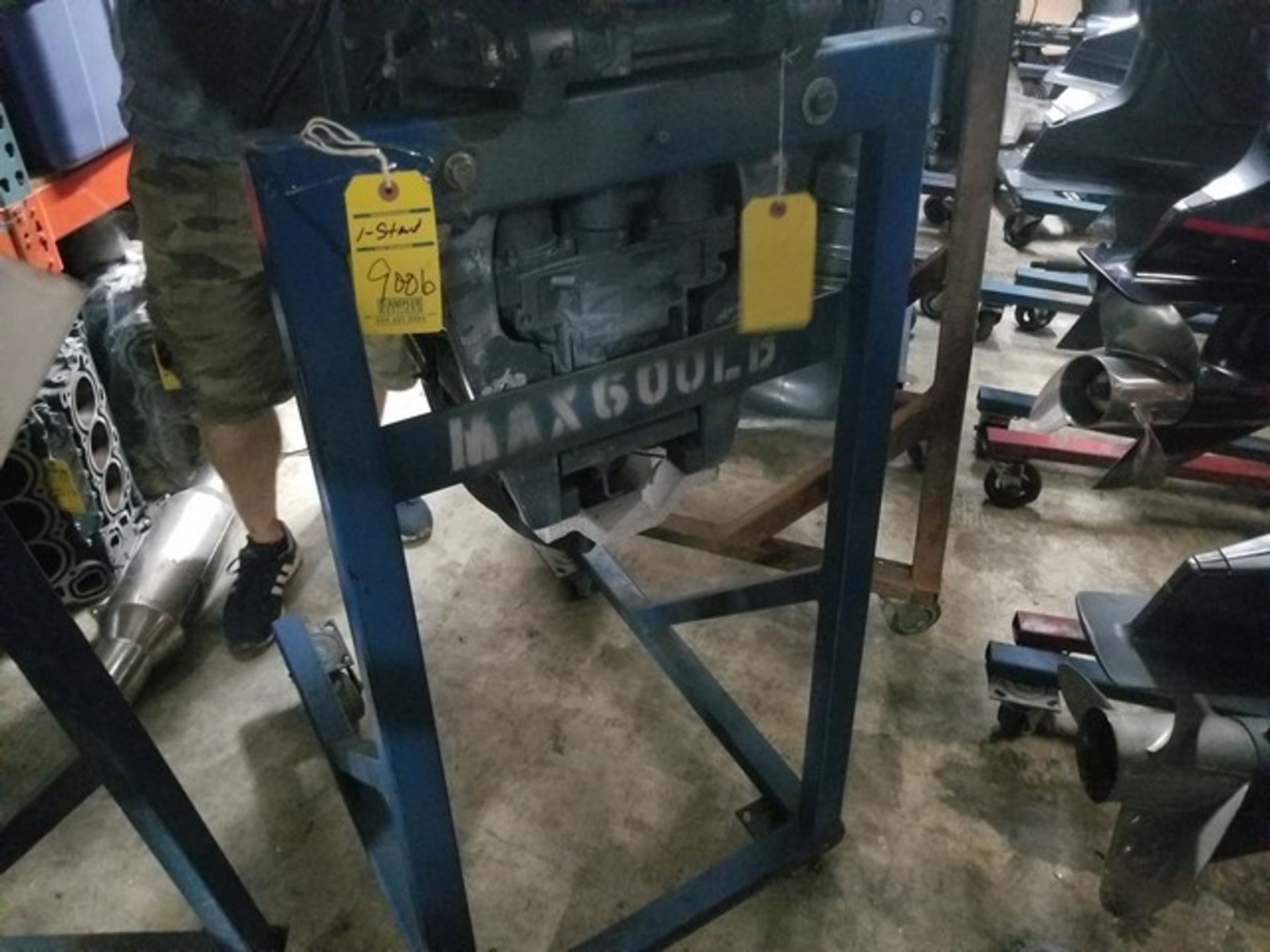 ENGINE STAND