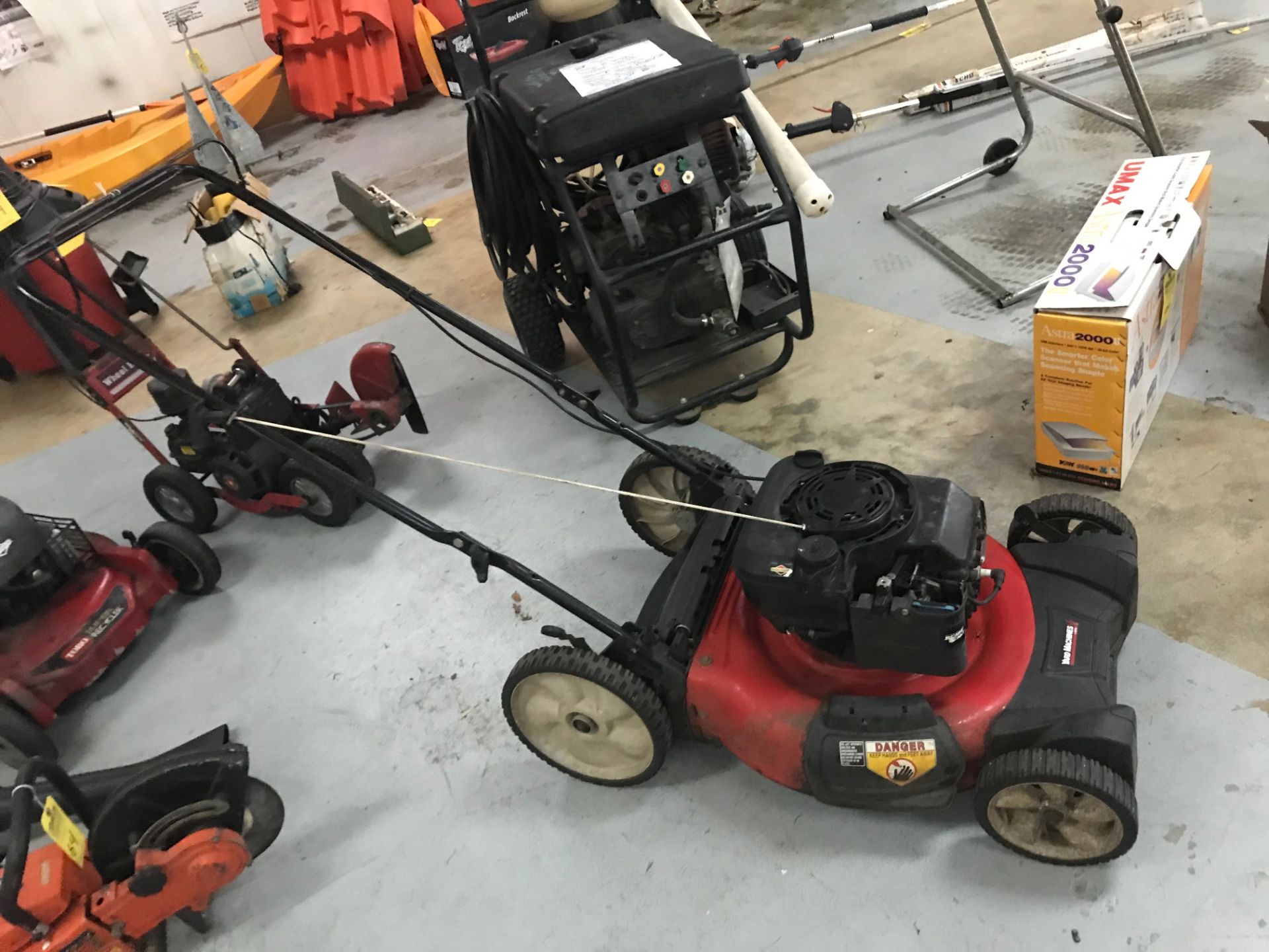 YARD MACHINE PUSH MOWER