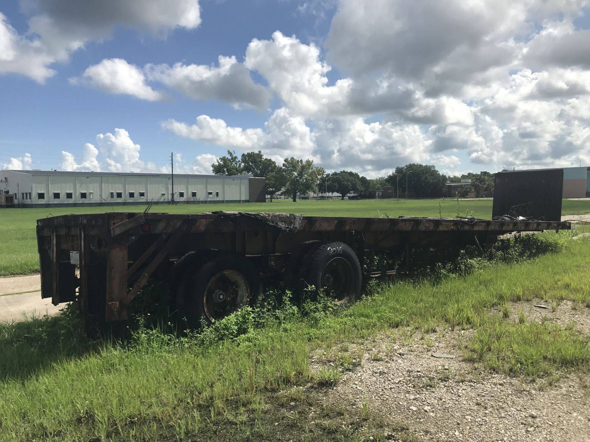LOW PROFILE TRAILER - APPROXIMATELY 48' - #0257385 (LOCATED IN NEW ORLEANS, LA)