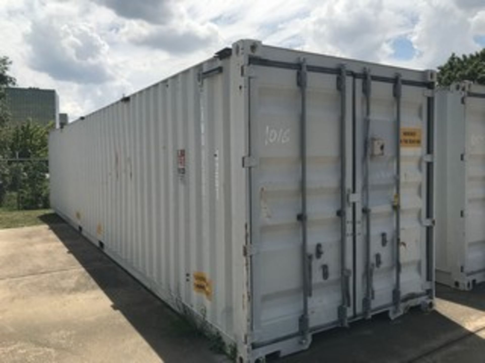 40' SHIPPING CONTAINER - #950067 (LOCATED IN DALLAS, TX)