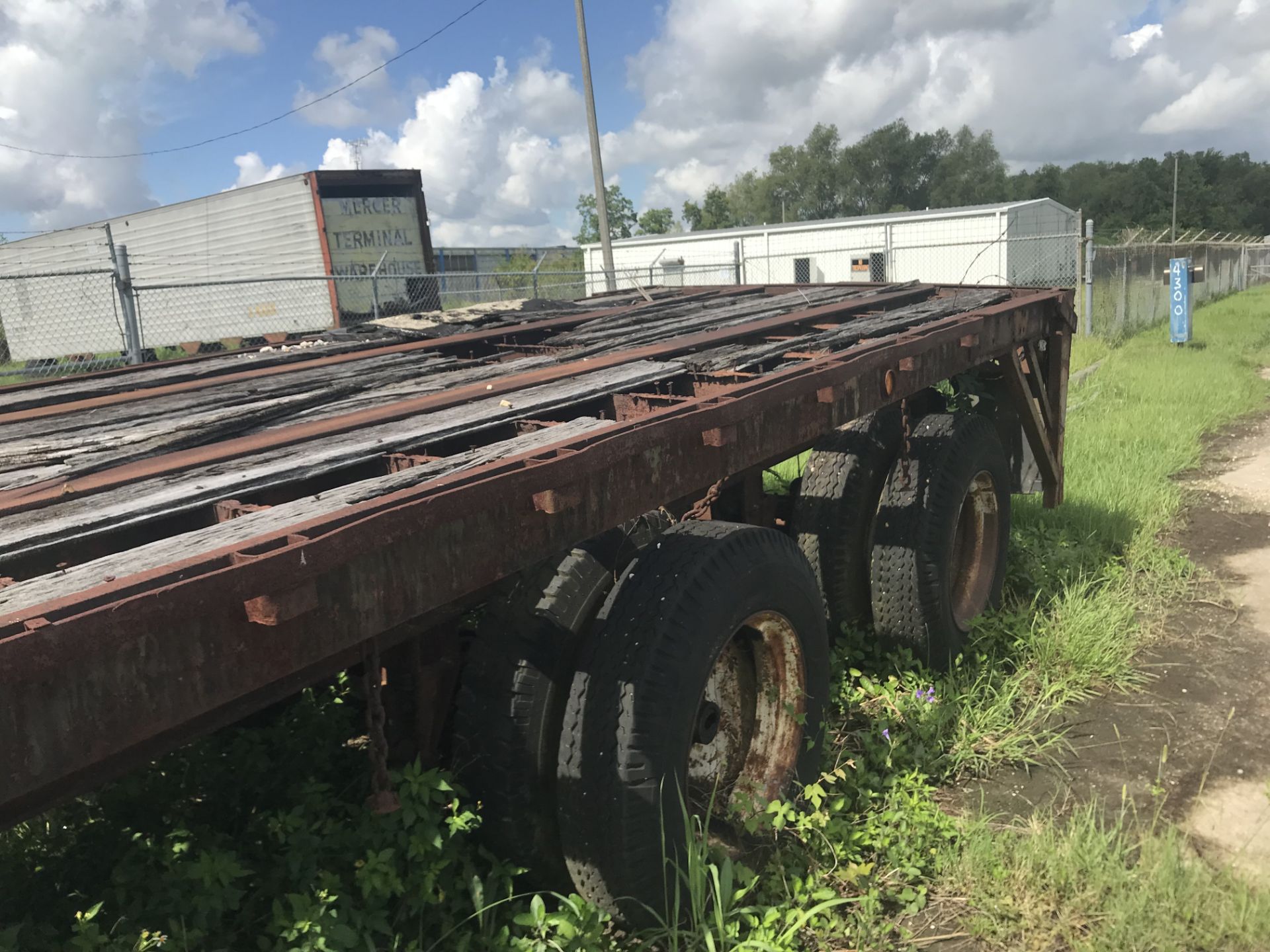 LOW PROFILE TRAILER - APPROXIMATELY 48' - #0257385 (LOCATED IN NEW ORLEANS, LA) - Image 7 of 7