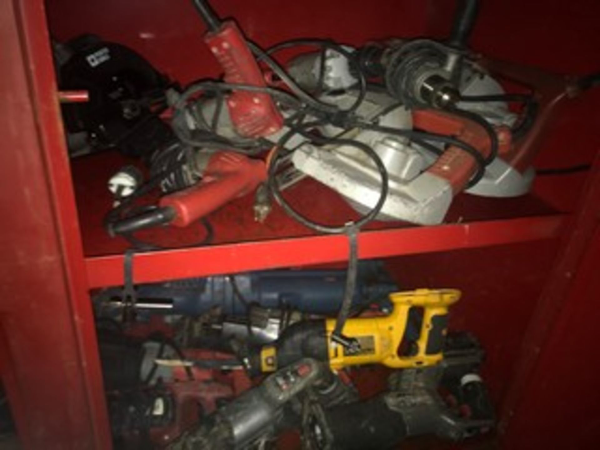2-DOOR GB JOB BOX WITH CONTENTS -RATCHETING KNOCKOUT SETS, HILTI & RAMSET POWDER FASTENING GUNS - Image 5 of 6