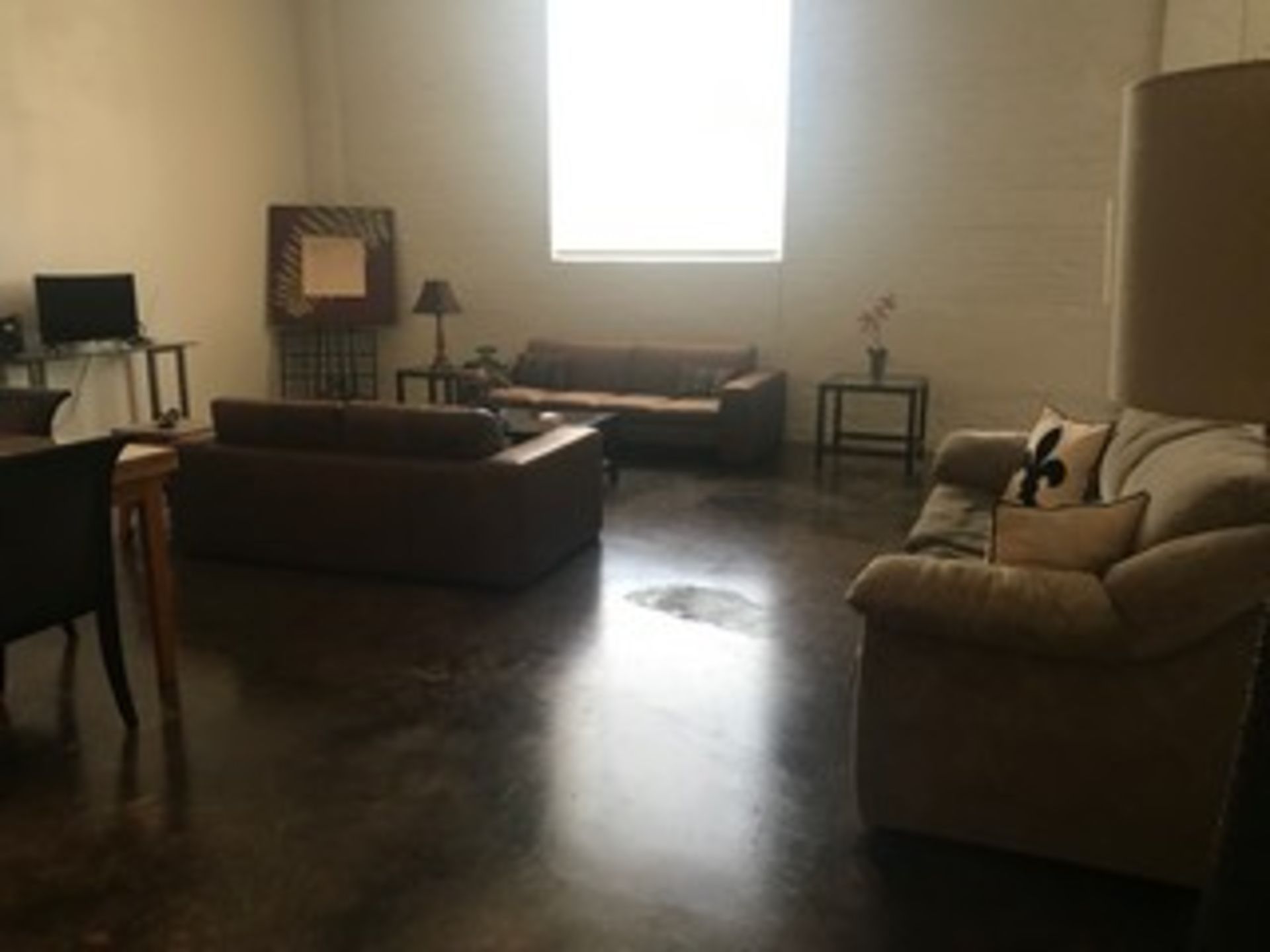 LOT CONTENTS OF CONDO - NO APPLIANCES (LOCATED IN NEW ORLEANS, LA) - Image 5 of 9