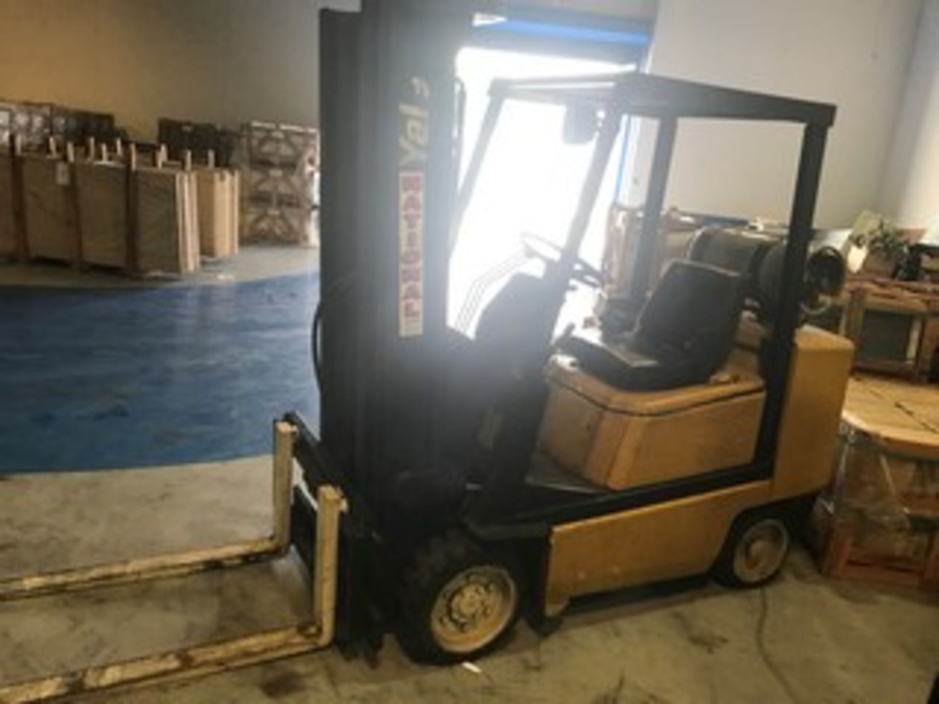 YALE GLC050DENUAE083 FORKLIFT - LPG / 5,000LB / 3 STAGE / SIDE SHIFT / 7,441 HRS -SERIAL No. N524794