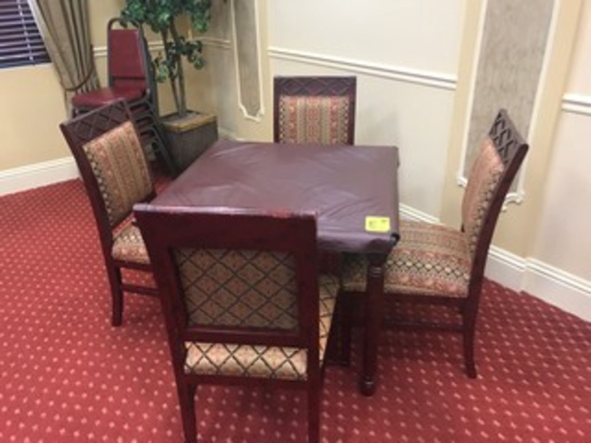 5-PIECE CARD TABLE SET WITH TABLE COVER - 1 TABLE / 4 CHAIRS - 36'' x 36''