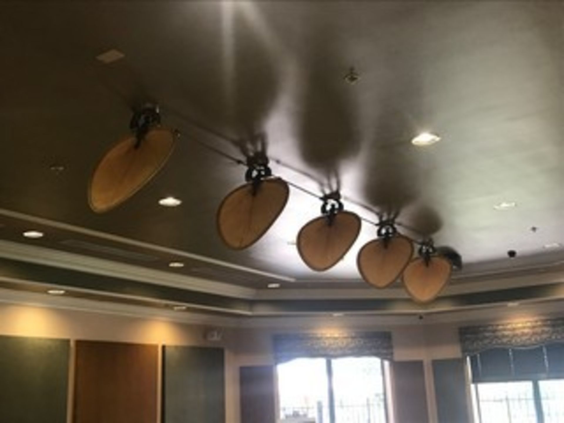 FAN WITH 5 BLADES