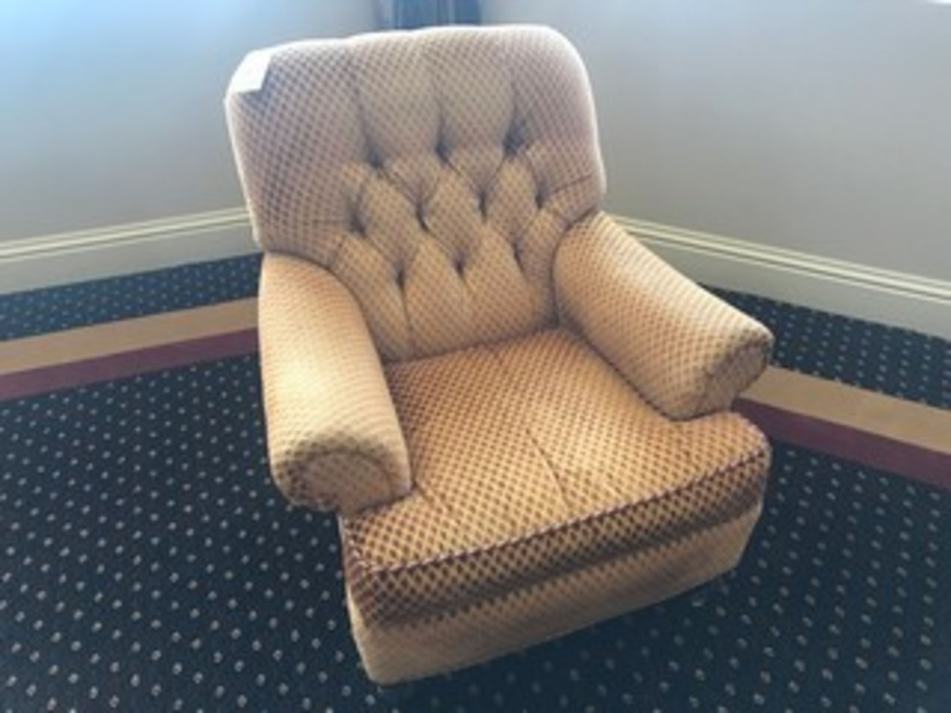 GOLD COLORED FABRIC CLUB CHAIR