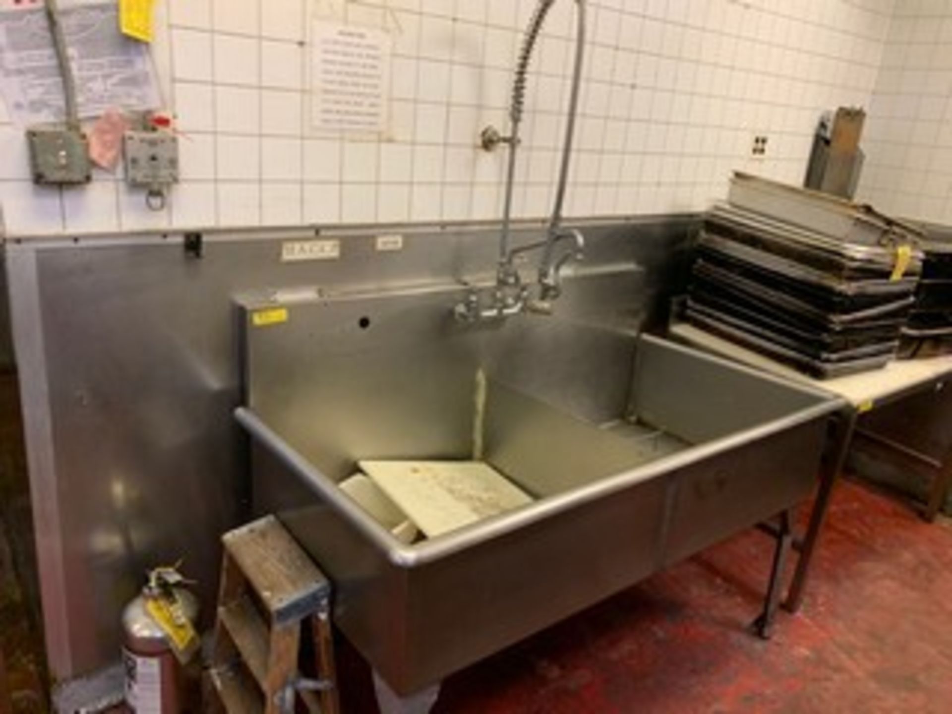STAINLESS STEEL DOUBLE POT SINK