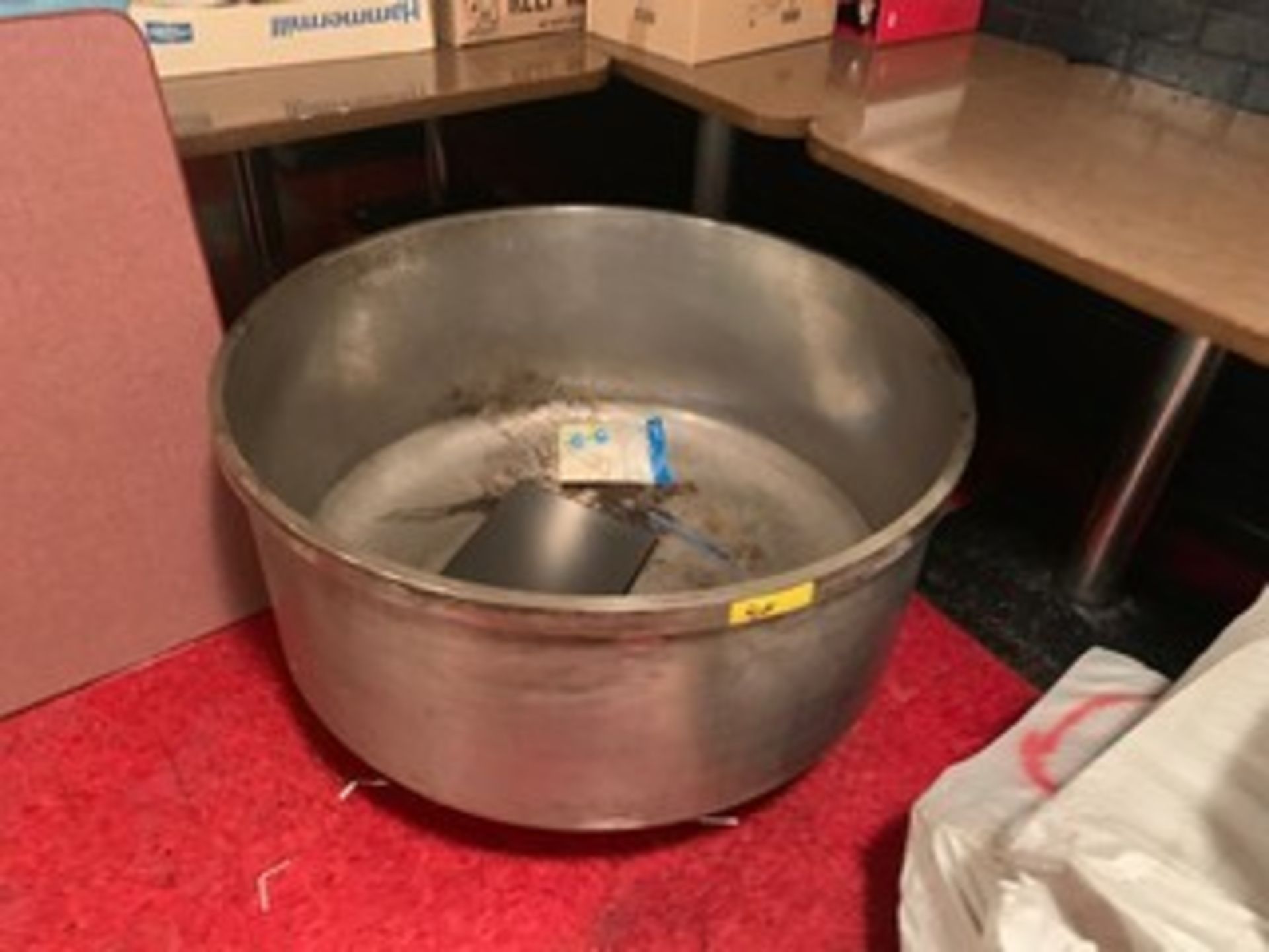 LARGE STAINLESS STEEL MIXING BOWL